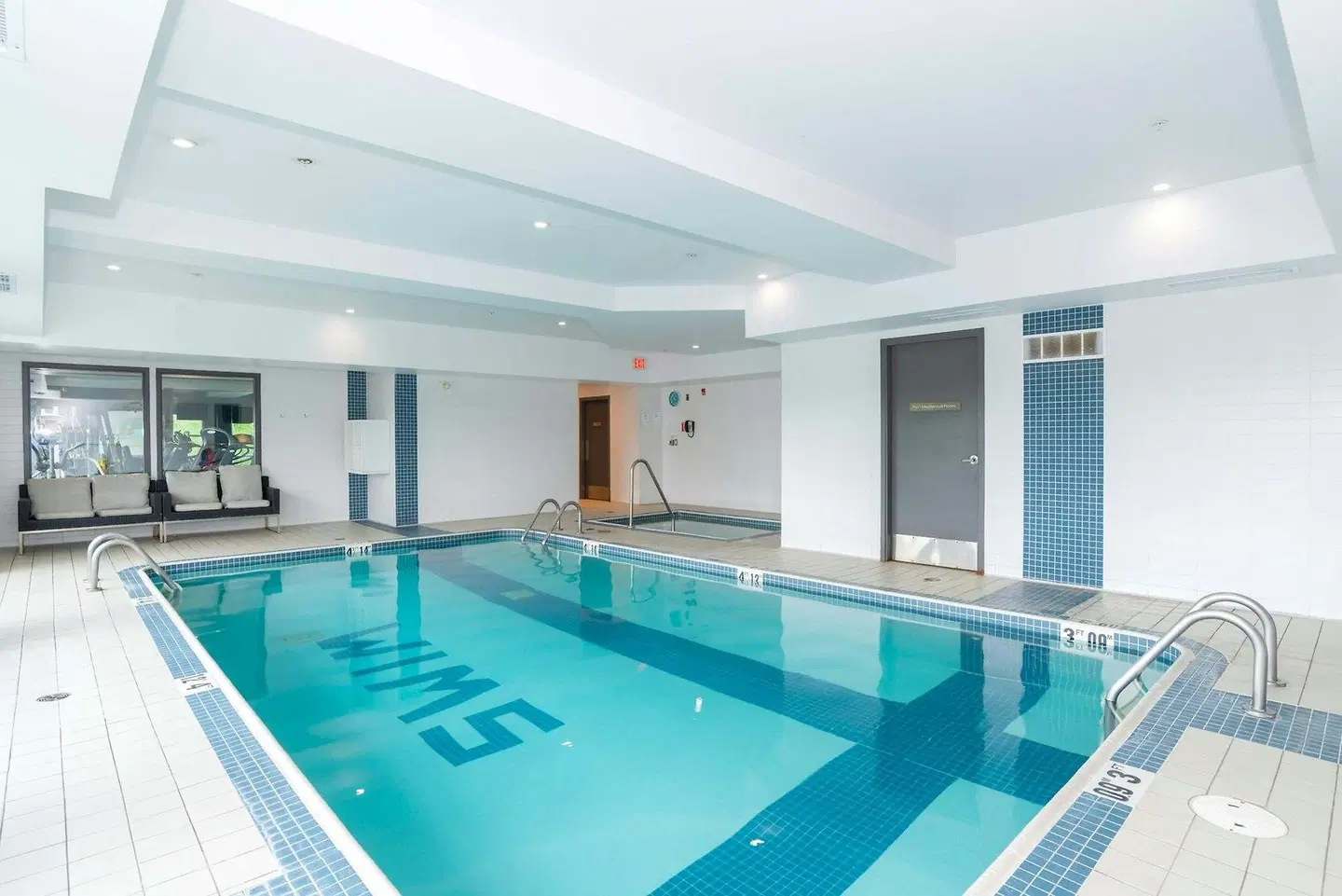 Sandman Signature Langley Hotel Hallenbad