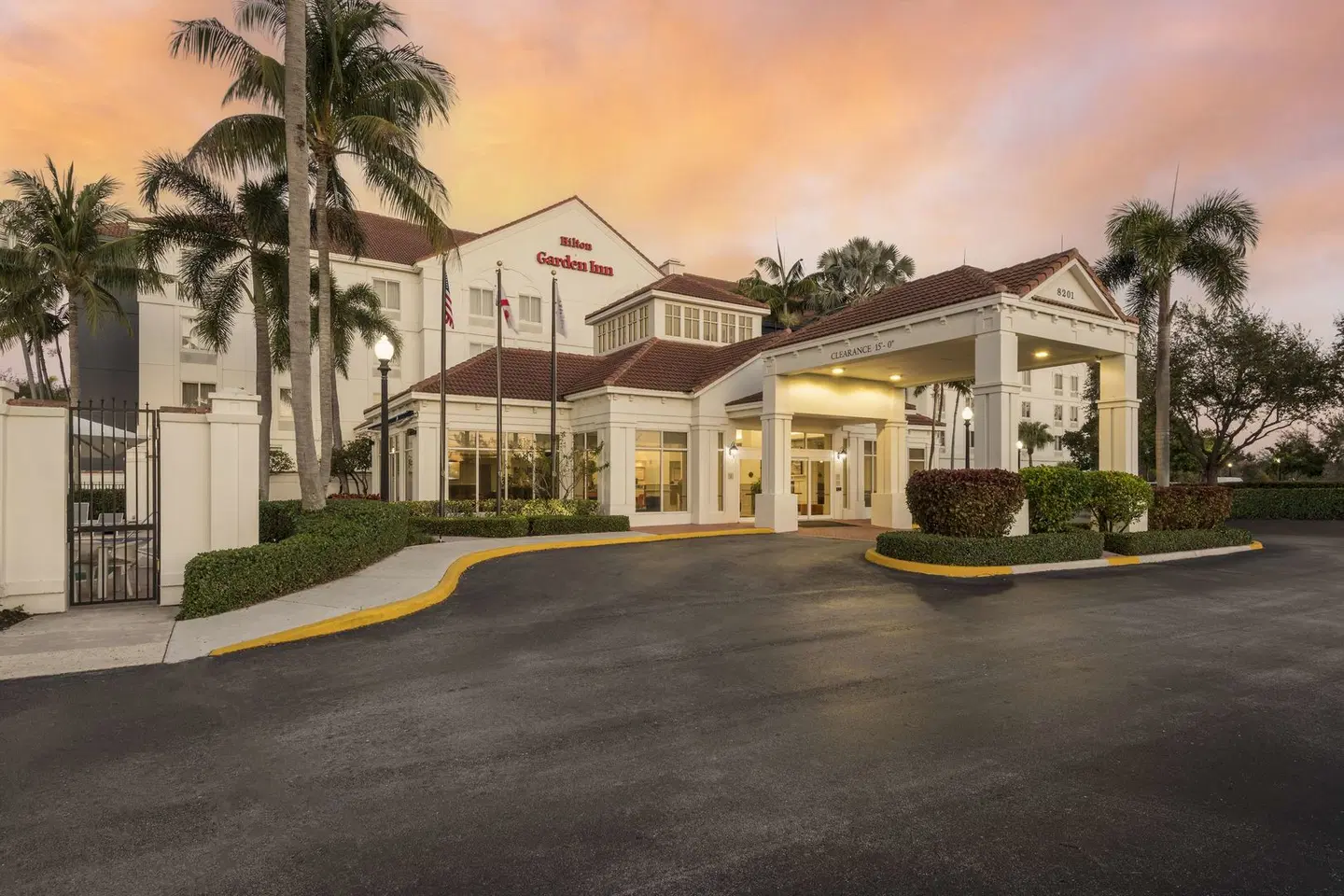 Hilton Garden Inn Boca Raton EXTERIOR