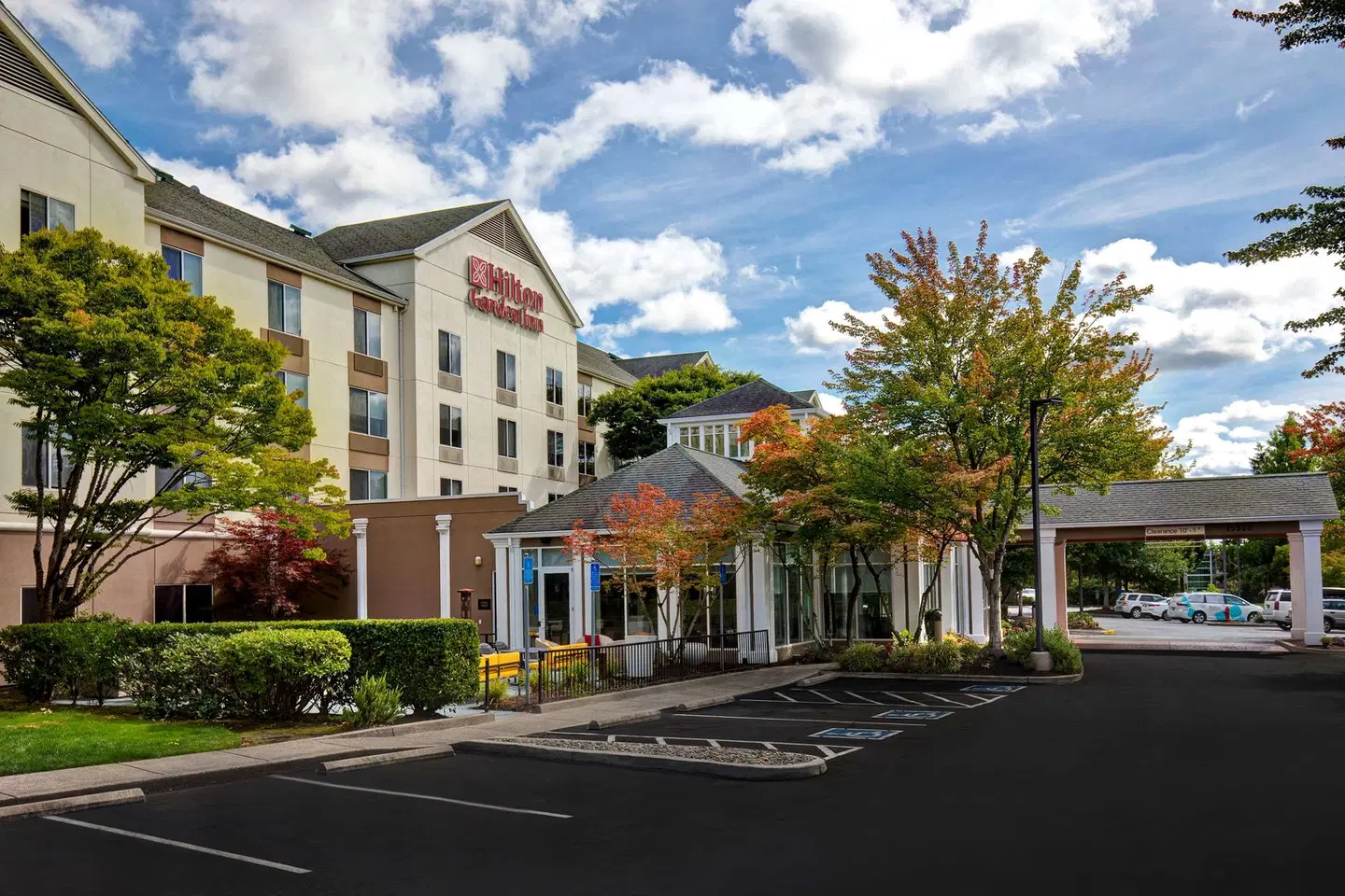 Hilton Garden Inn Portland/Beaverton EXTERIOR