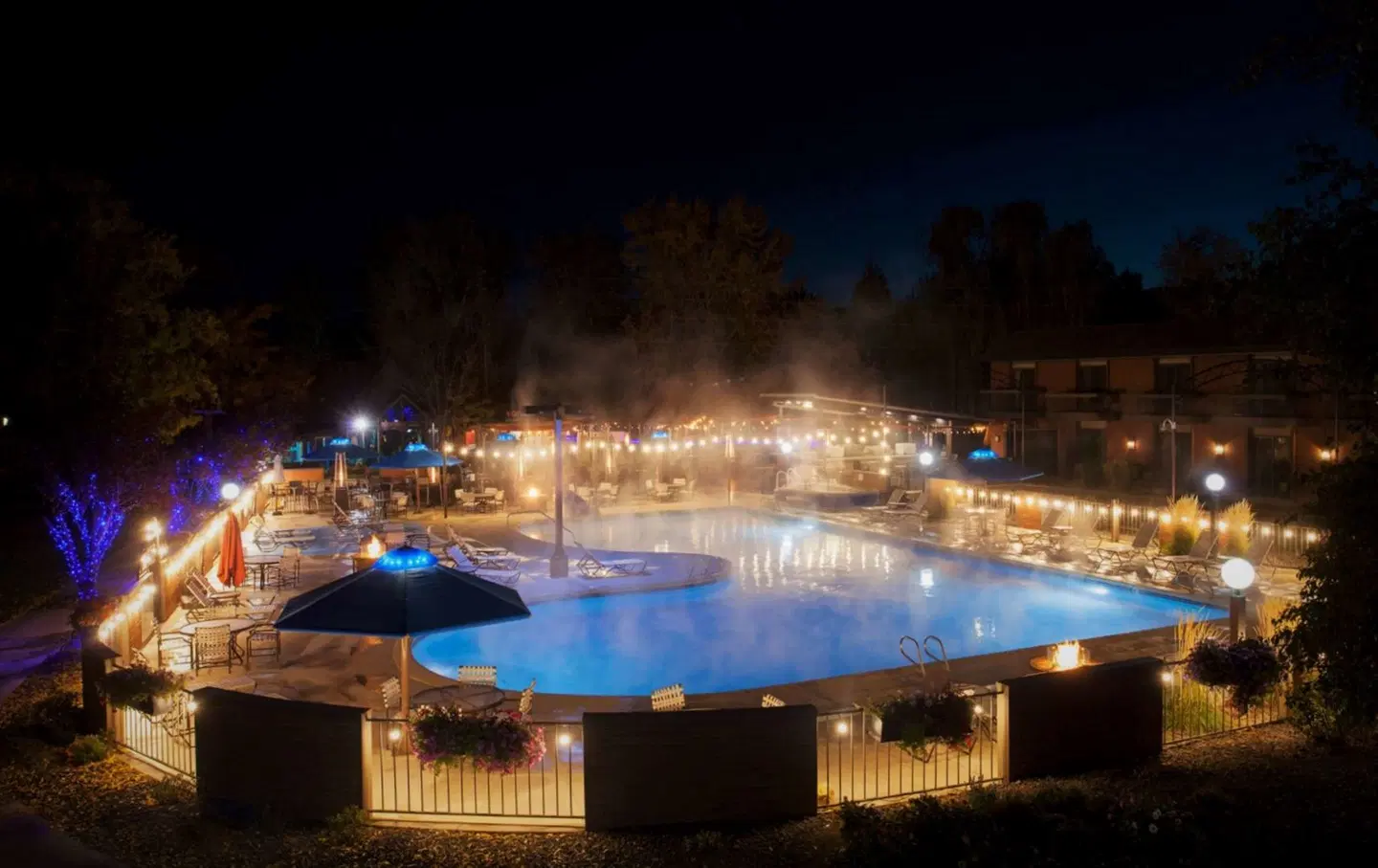 The Riverside Hotel OUTDOOR_POOL