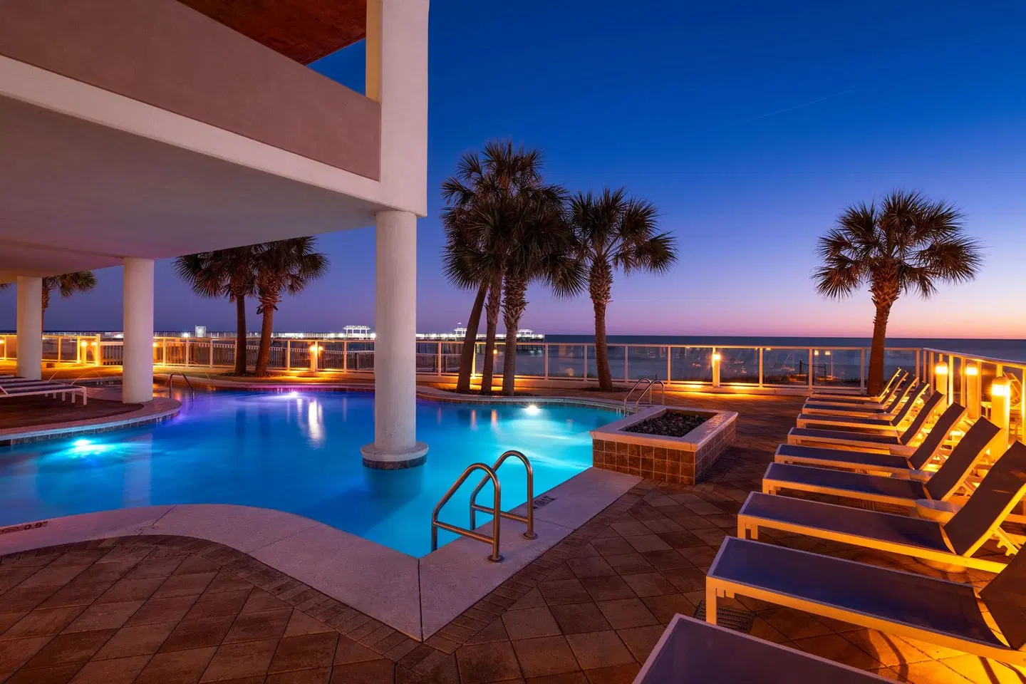 Best Western Premier The Tides OUTDOOR_POOL