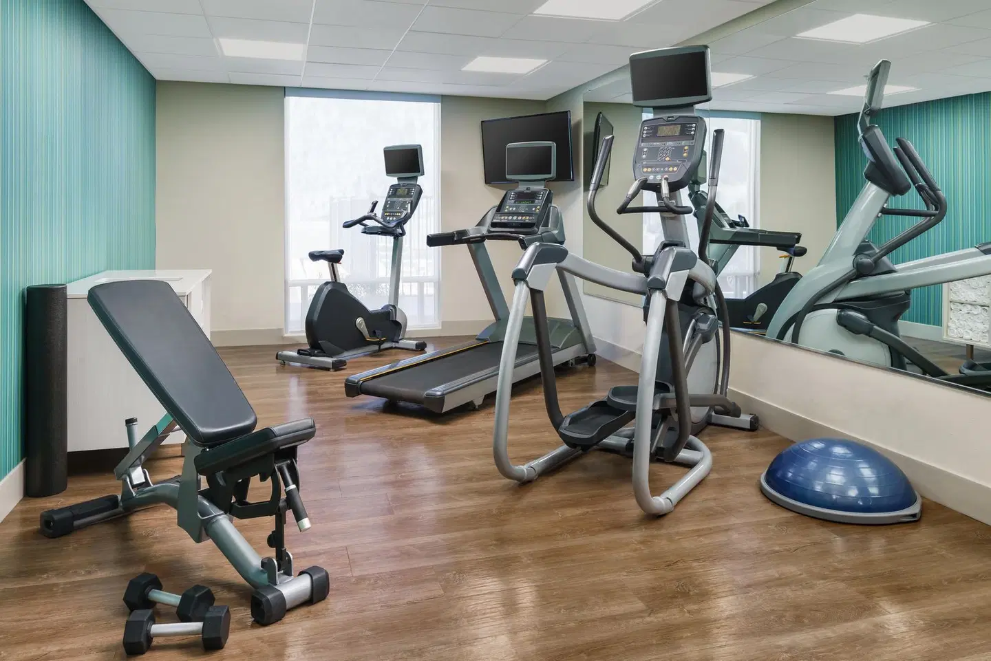 Holiday Inn Express & Suites Oakhurst-Yosemite Park Area by IHG SPORTS_AND_LEISURE