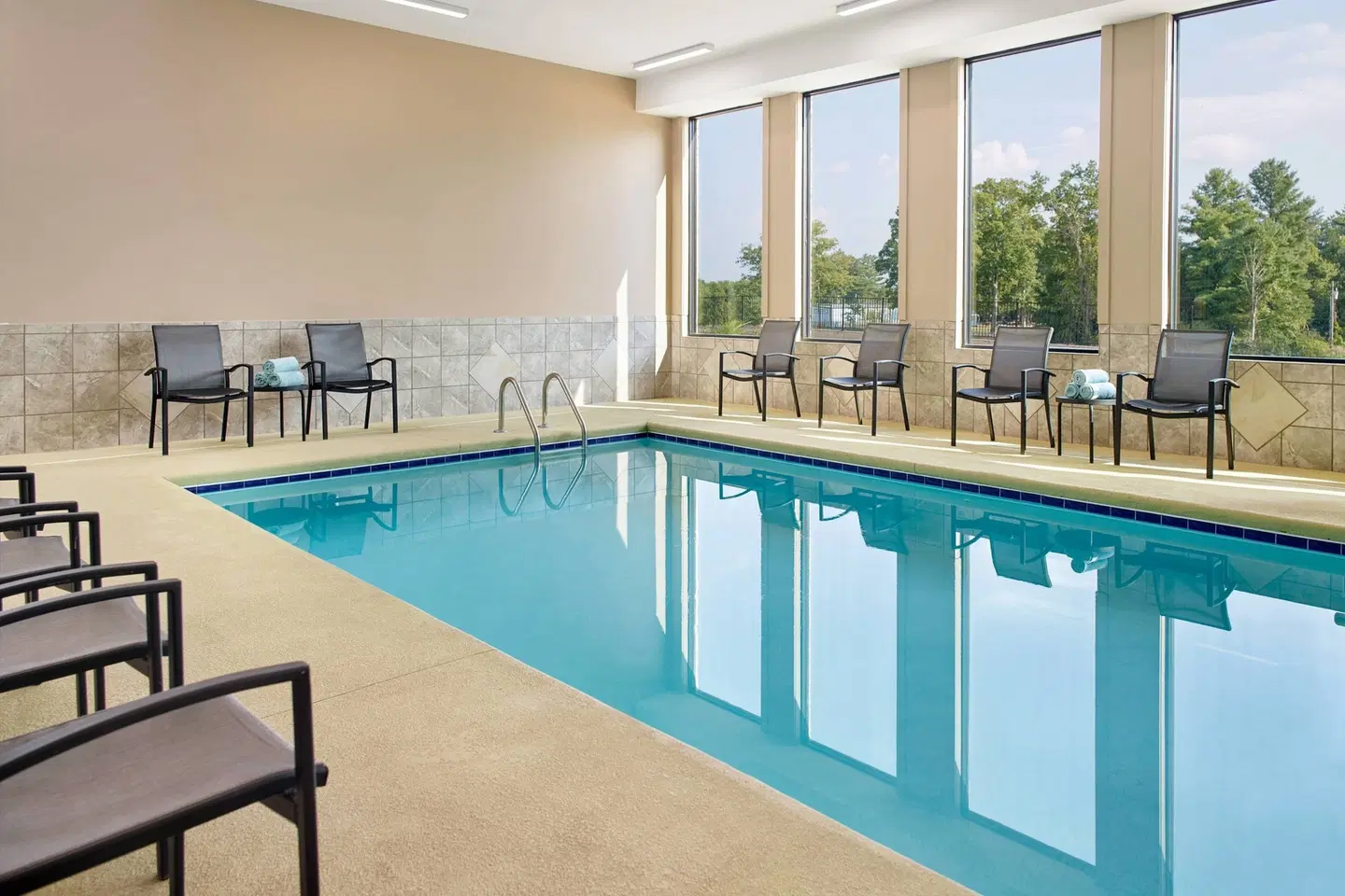 Fairfield by Marriott Inn & Suites Asheville Airport/Fletcher Hallenbad