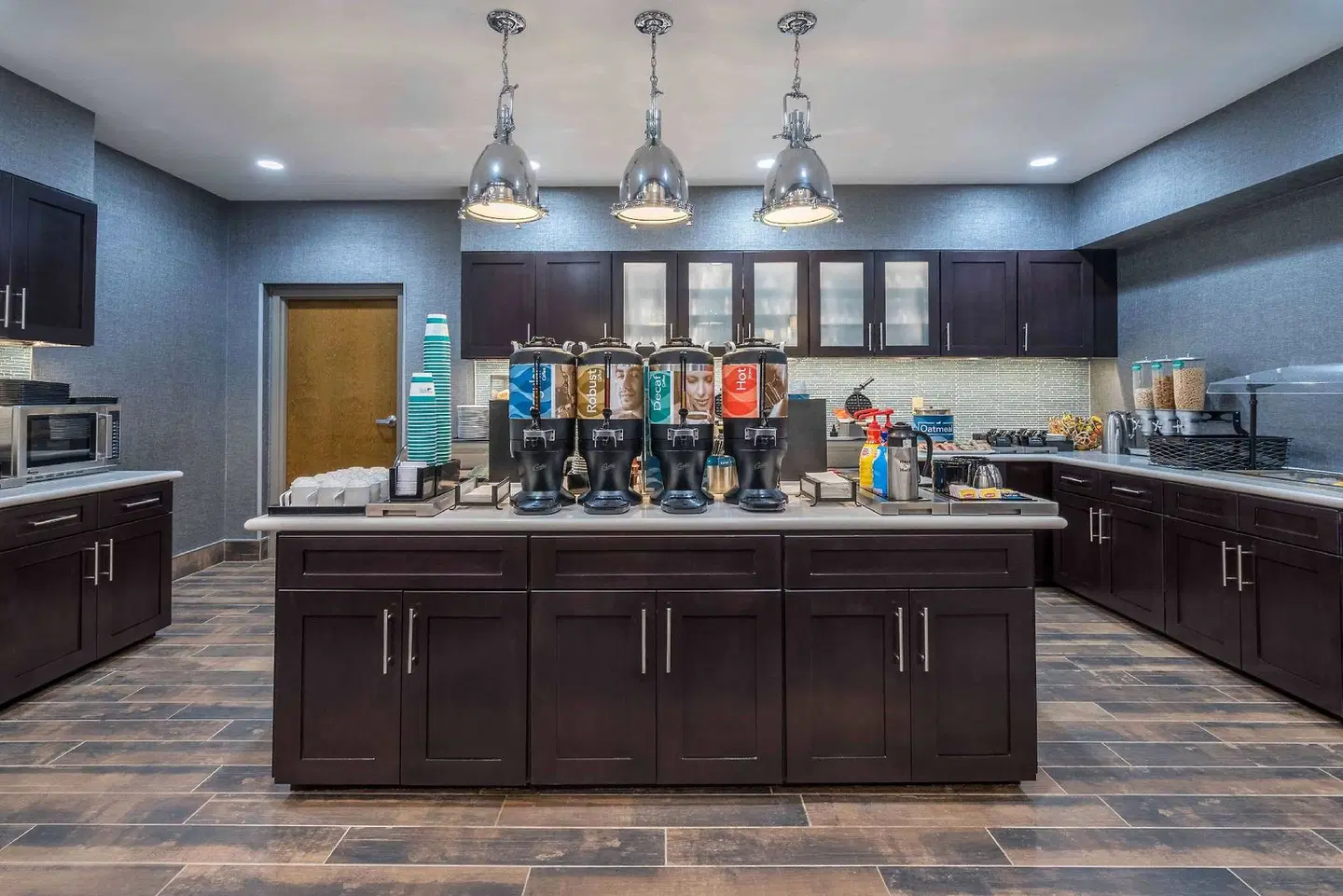 Homewood Suites by Hilton Philadelphia/Plymouth Me Bar