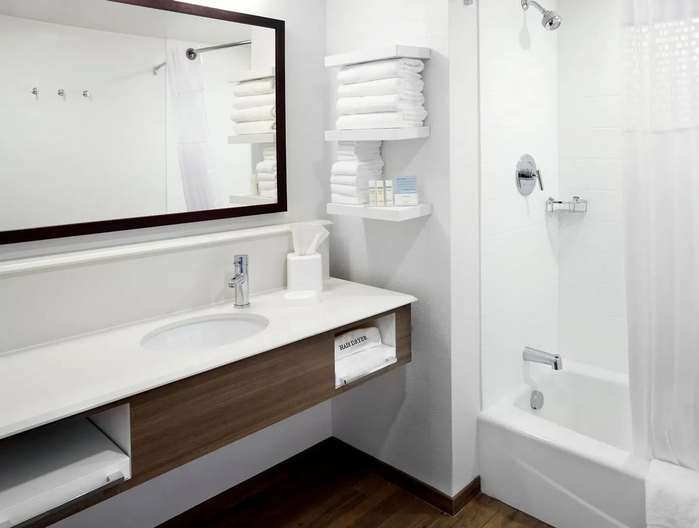 Hampton Inn & Suites Pittsburgh Airport South-Settlers Ridge Badezimmer