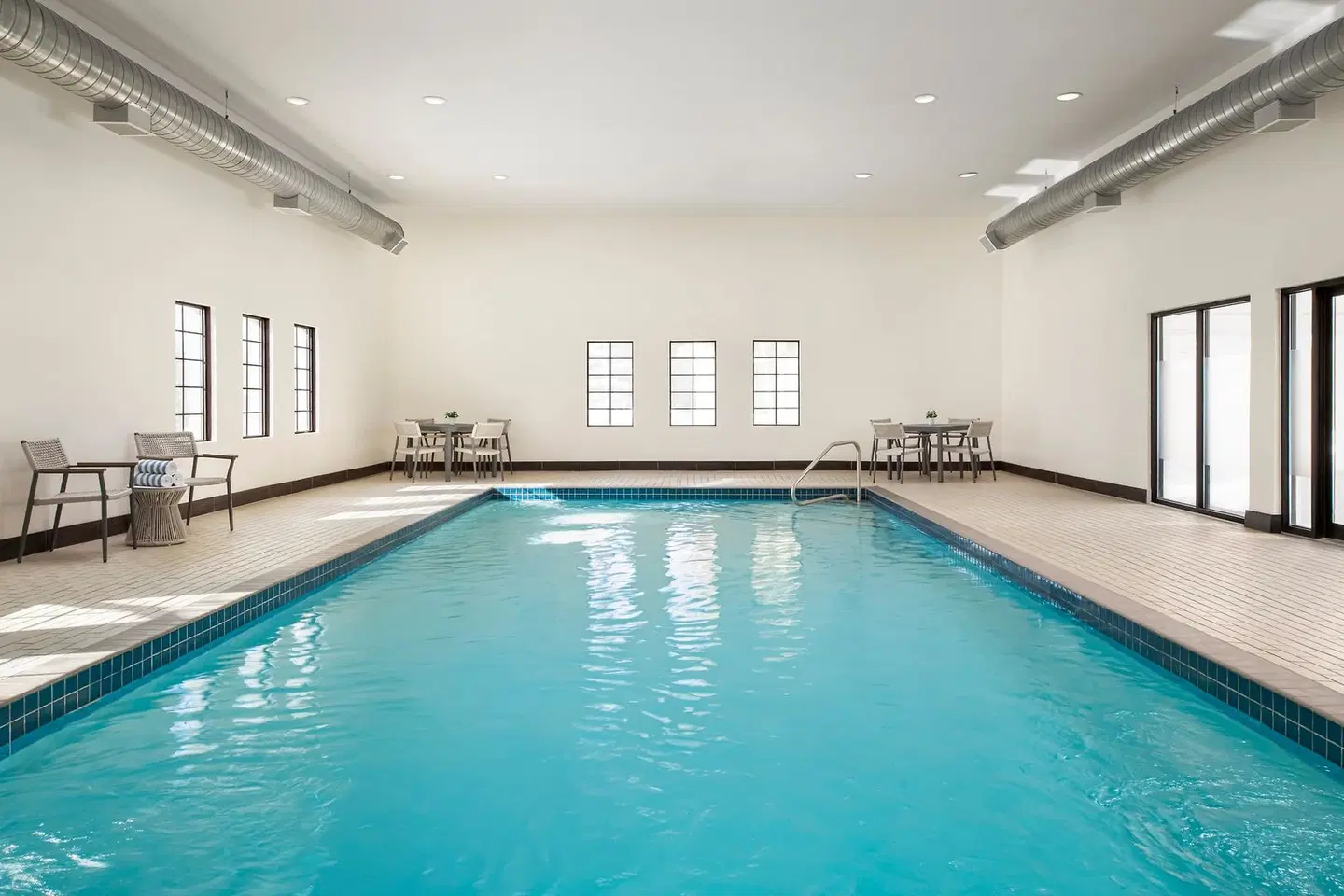 Sonesta ES Suites Toronto Markham Hallenbad
