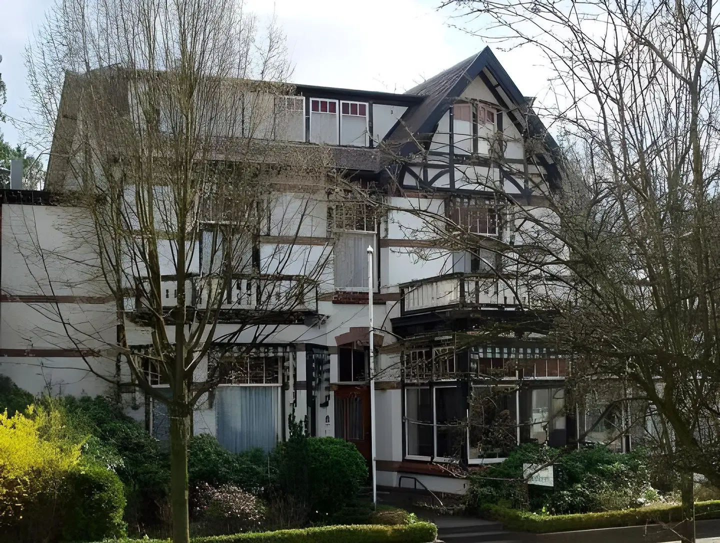 Zenzez Hotel & Lounge EXTERIOR
