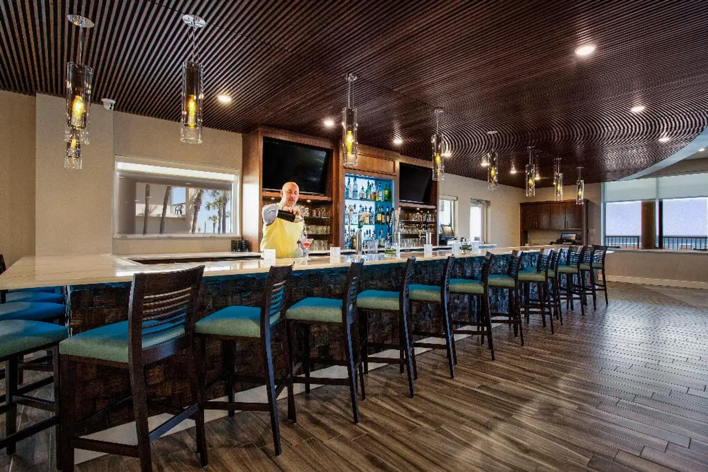 Holiday Inn & Suites Daytona Beach on the Ocean by IHG Bar