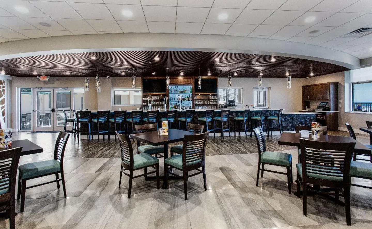 Holiday Inn & Suites Daytona Beach on the Ocean by IHG Bar