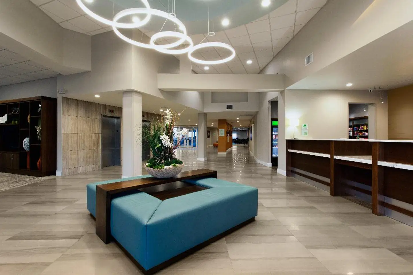 Holiday Inn & Suites Daytona Beach on the Ocean by IHG LOUNGE_LOBBY
