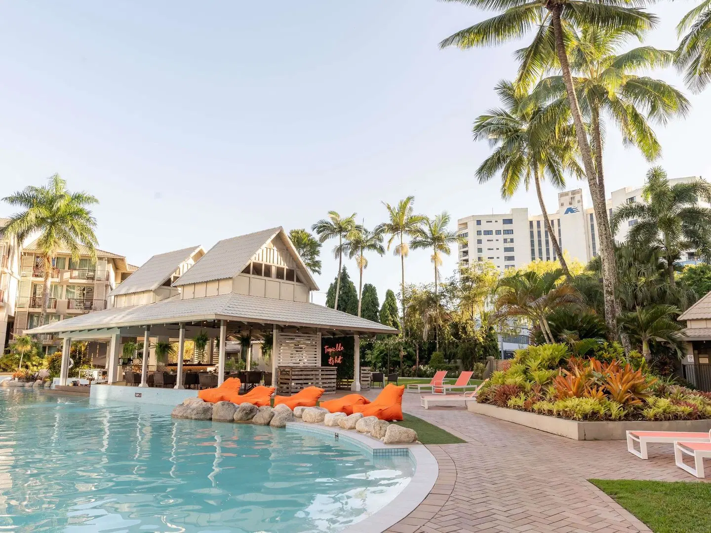 Novotel Cairns Oasis Resort OUTDOOR_POOL