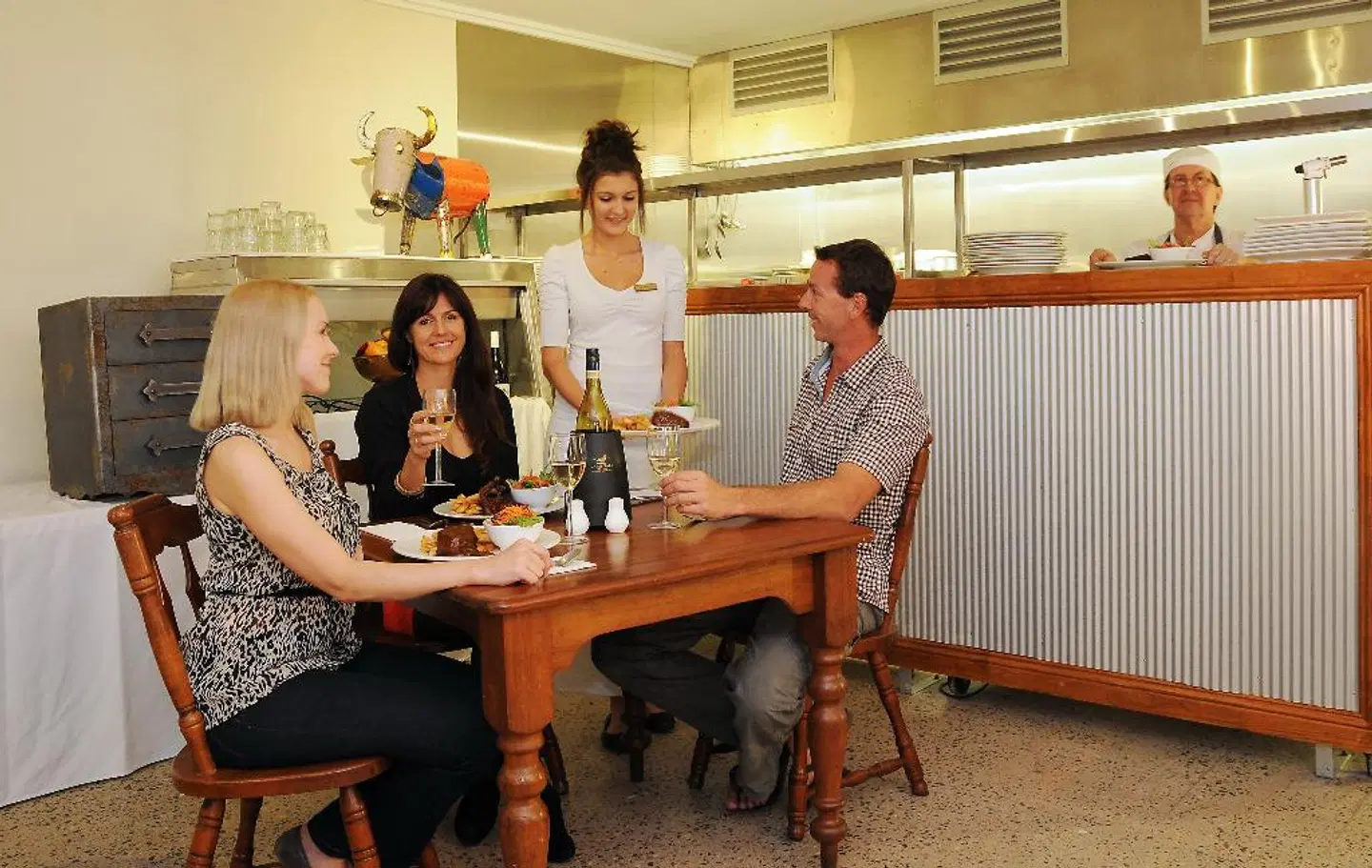 Cairns Queenslander Hotel & Apartments Bar
