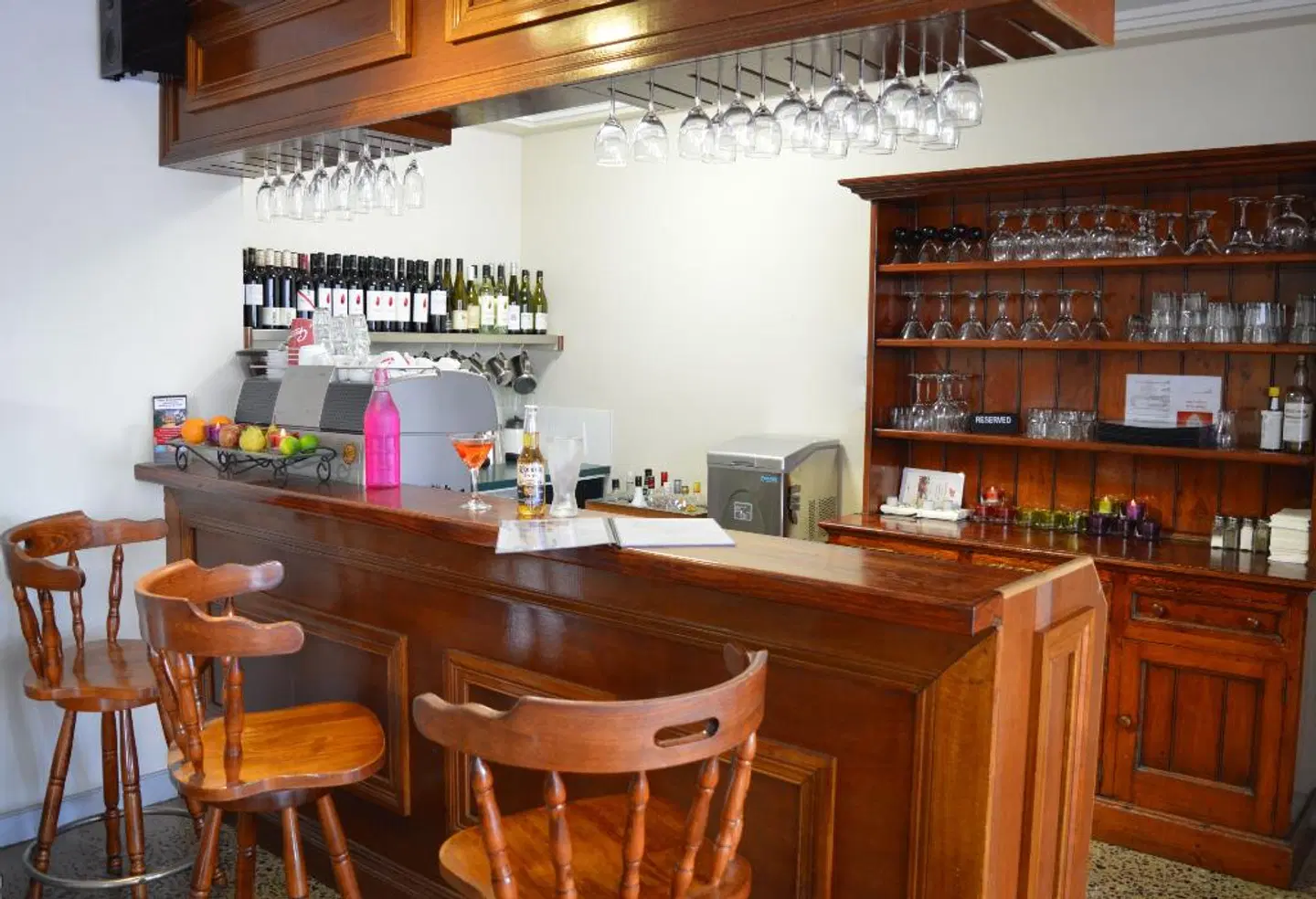 Cairns Queenslander Hotel & Apartments Bar