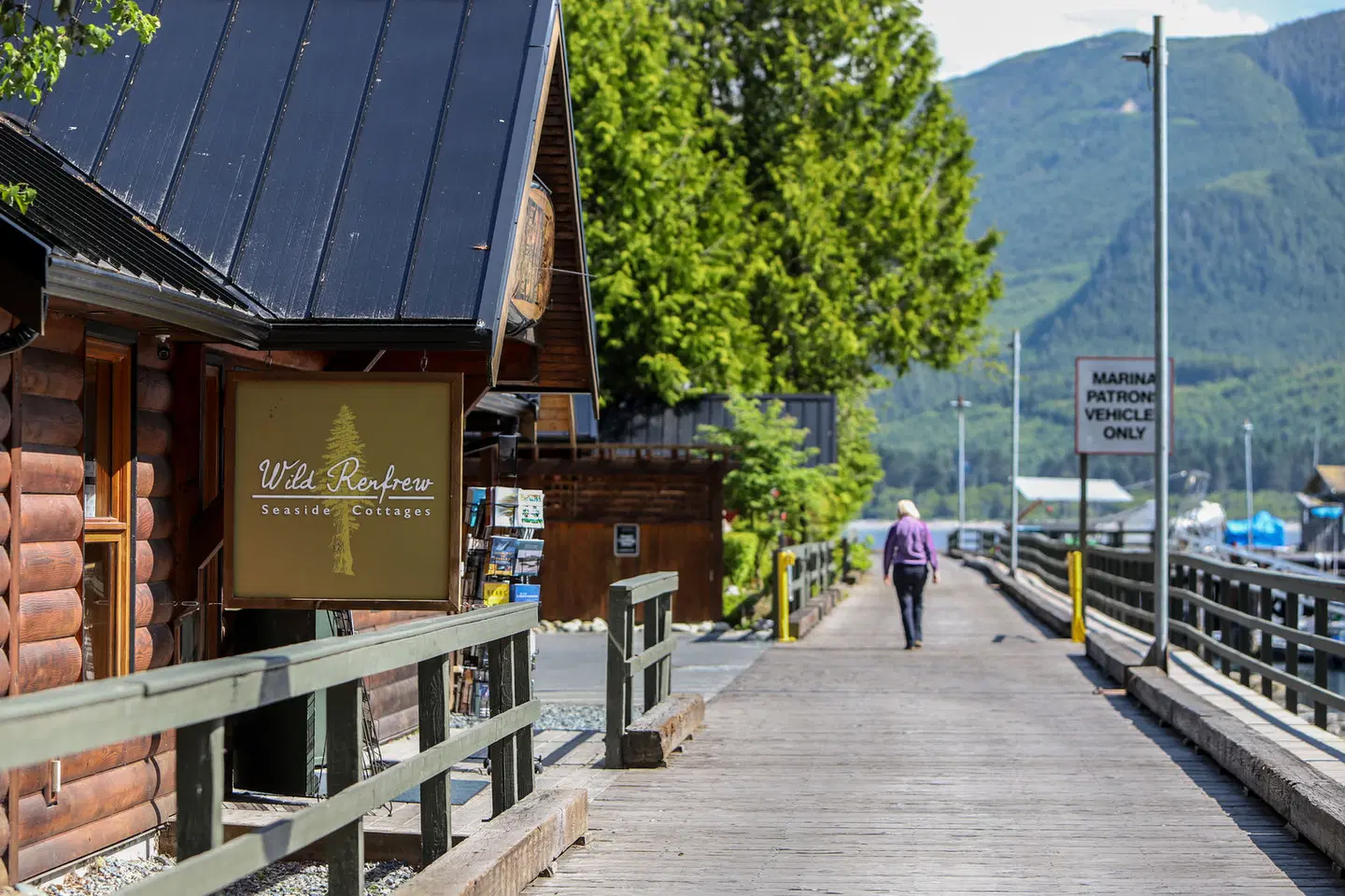 Wild Renfrew Seaside Cottages Terrasse