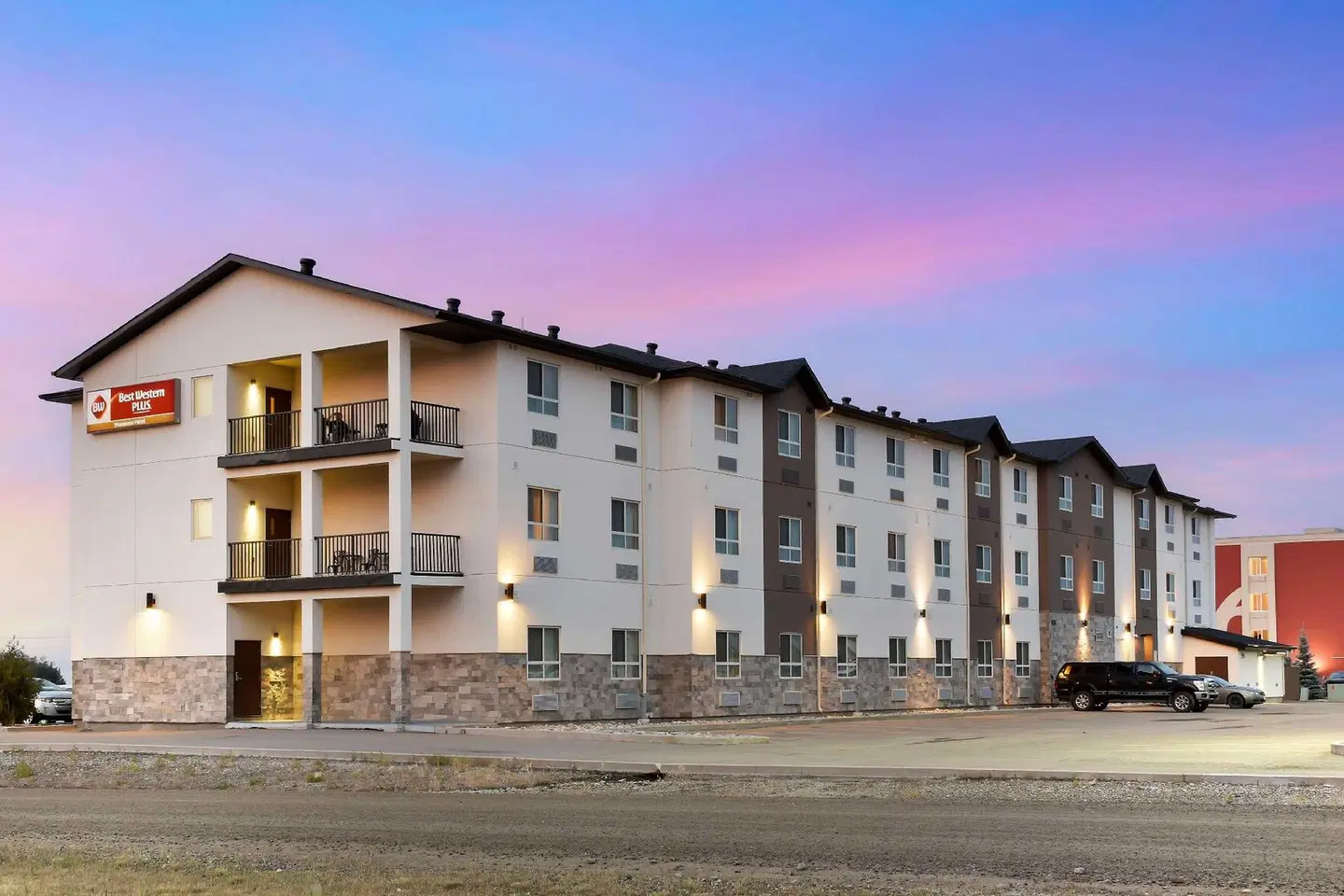Best Western Plus Moosomin Hotel EXTERIOR