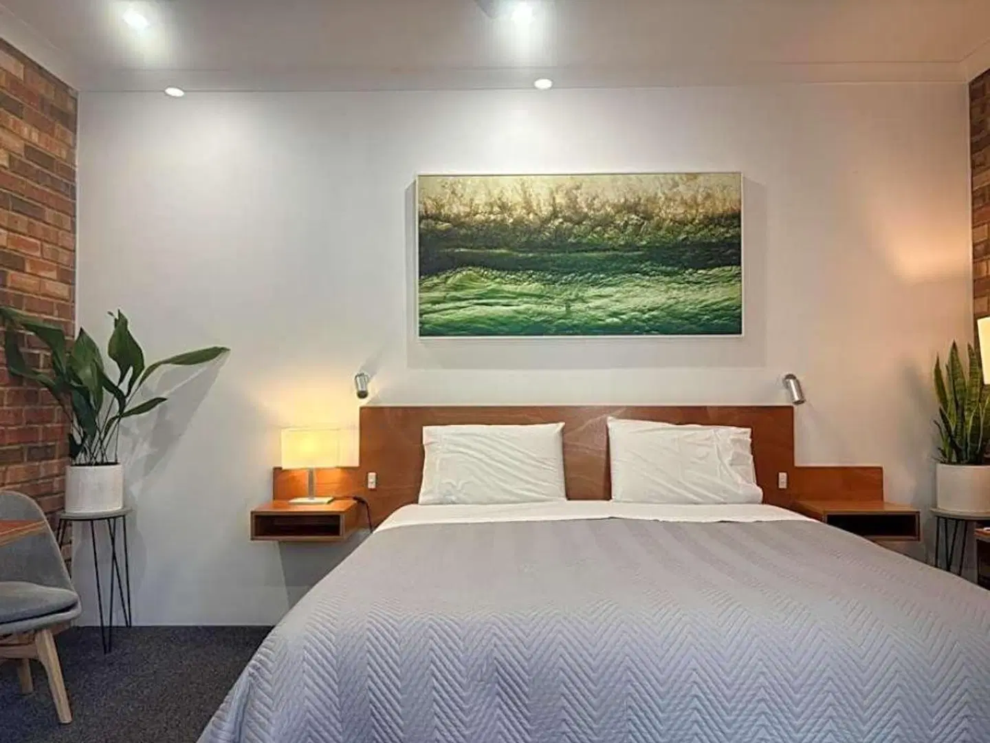 Edge Of The Forest Garden Motel ROOM_EXAMPLE