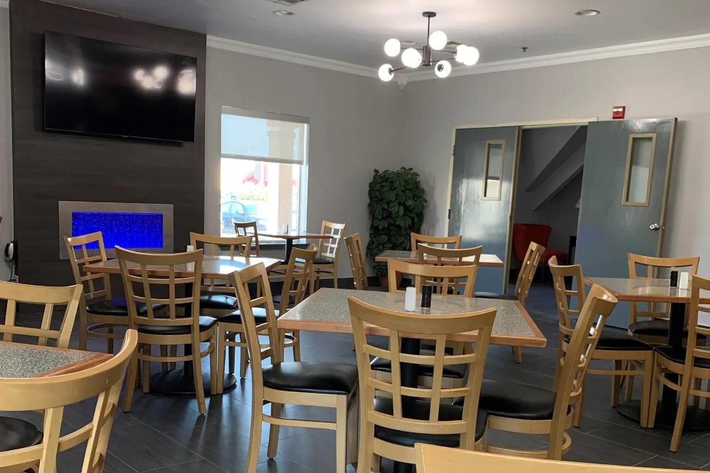 Howard Johnson by Wyndham Oklahoma City Airport/ Fairgrounds Restaurant