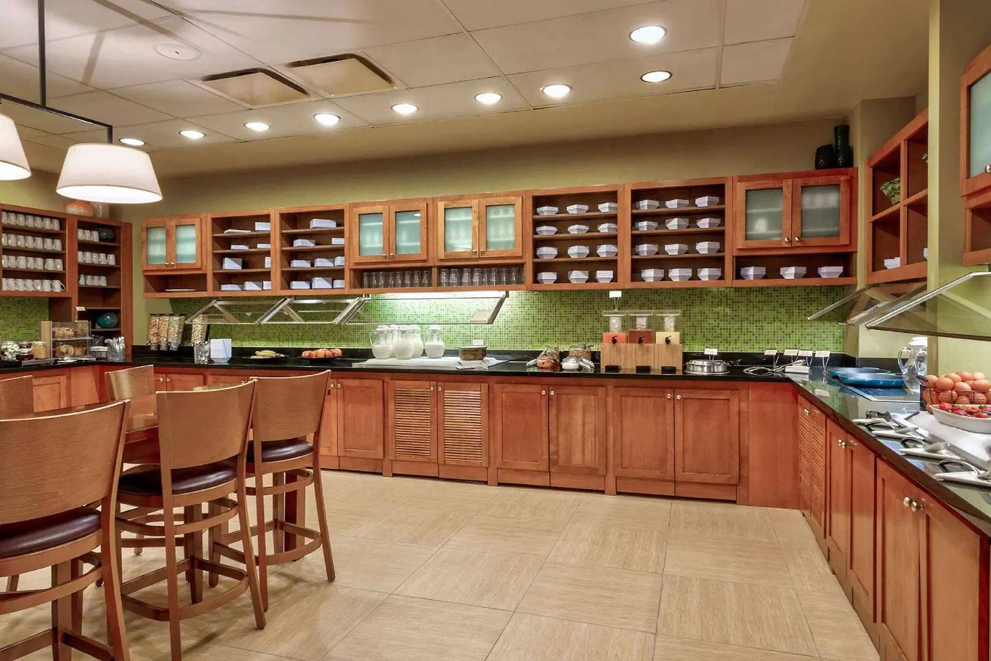 Wyndham Garden Kansas City Airport Bar