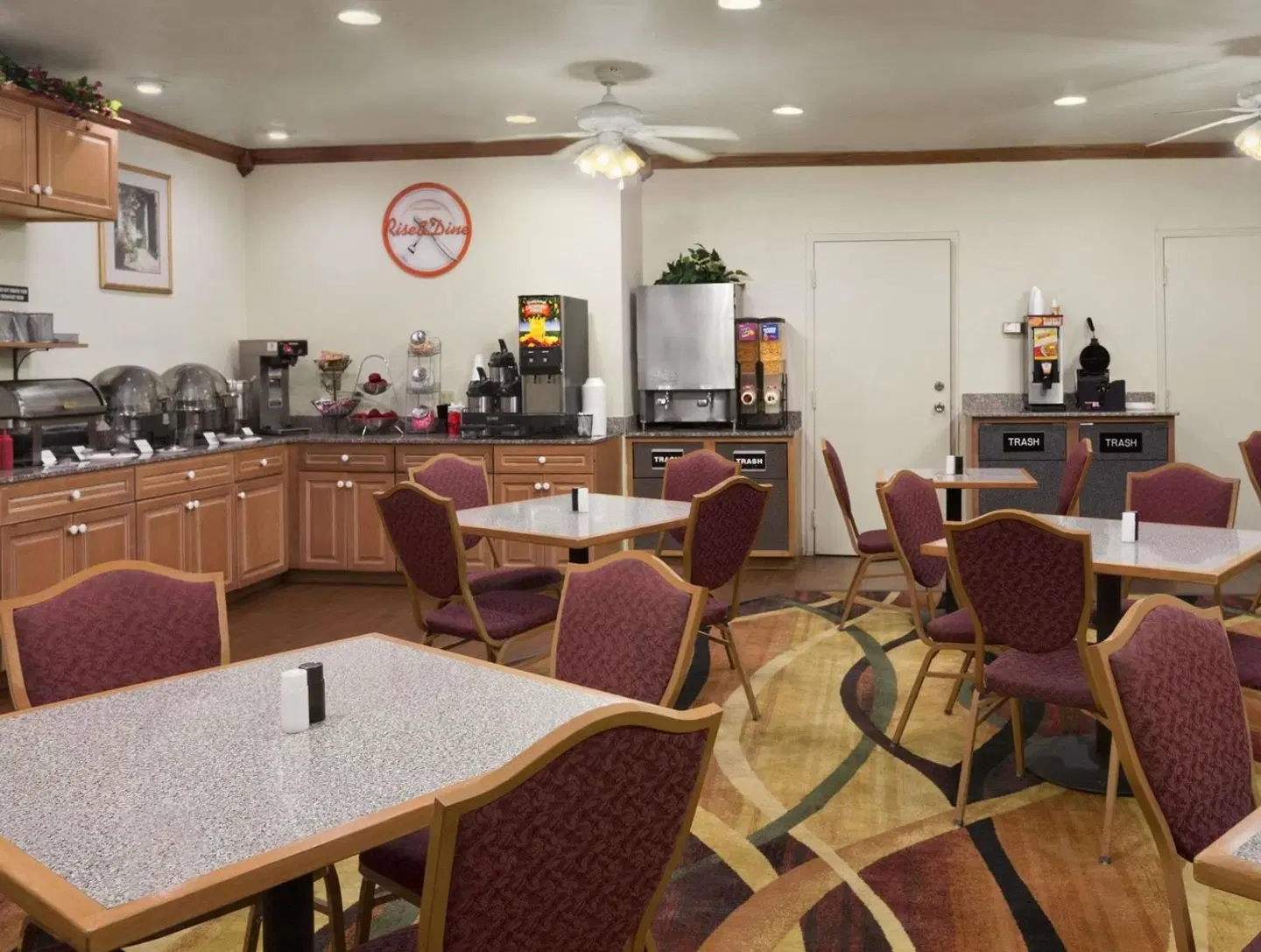Howard Johnson by Wyndham Oklahoma City Airport/ Fairgrounds Restaurant
