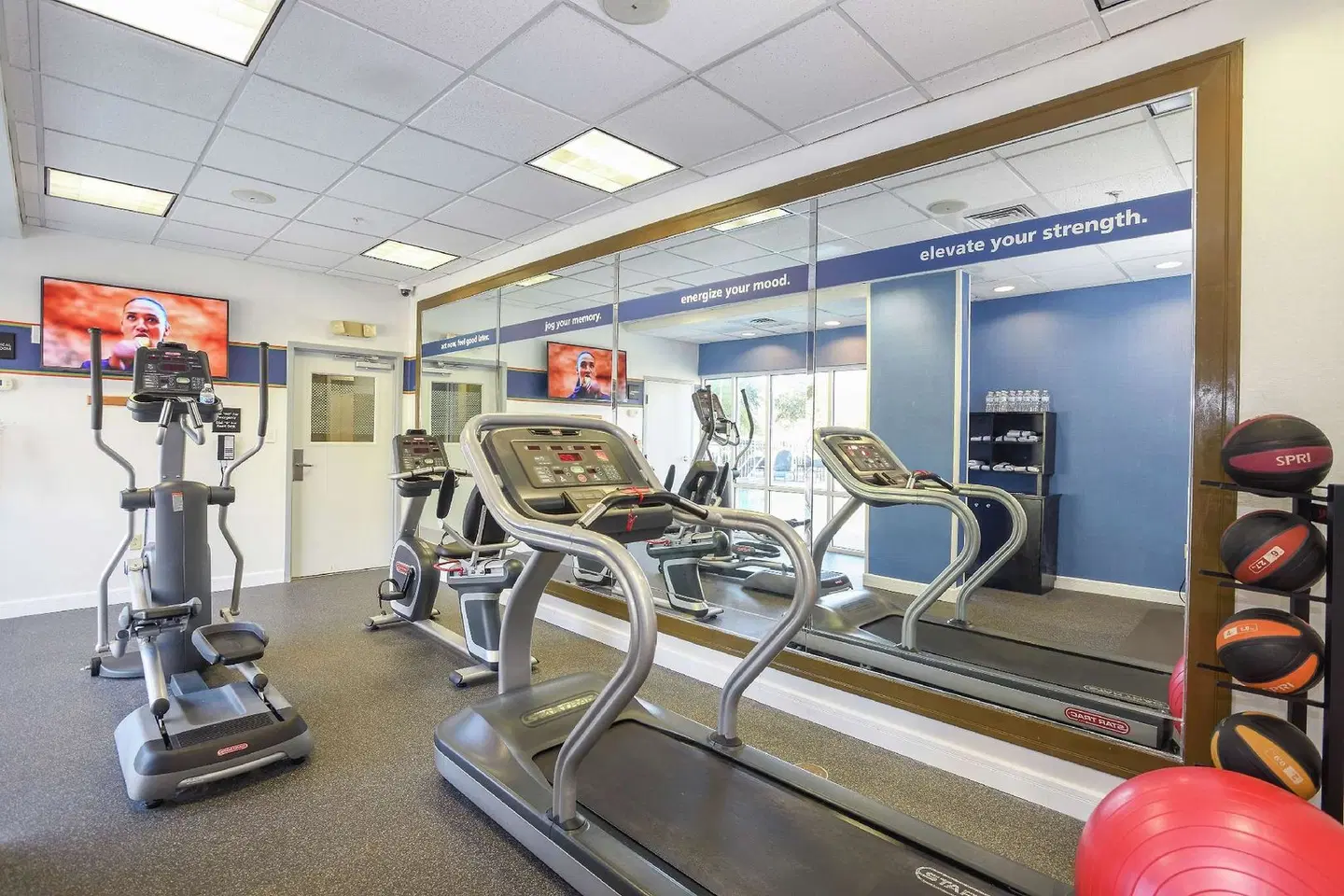 Hampton Inn Jacksonville East Regency Square SPORTS_AND_LEISURE