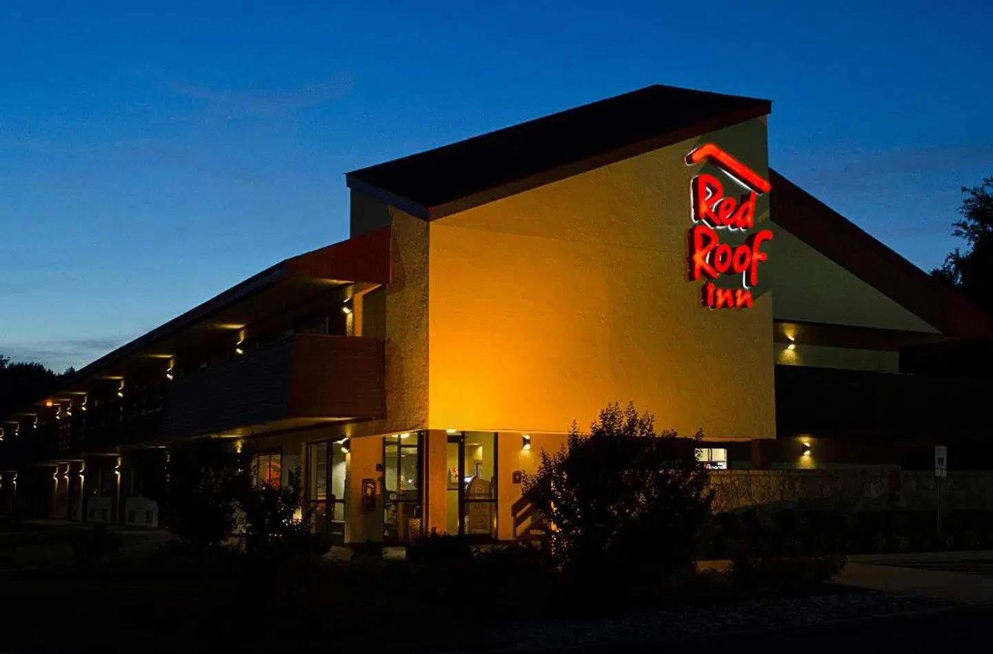 Red Roof Inn Trevose EXTERIOR