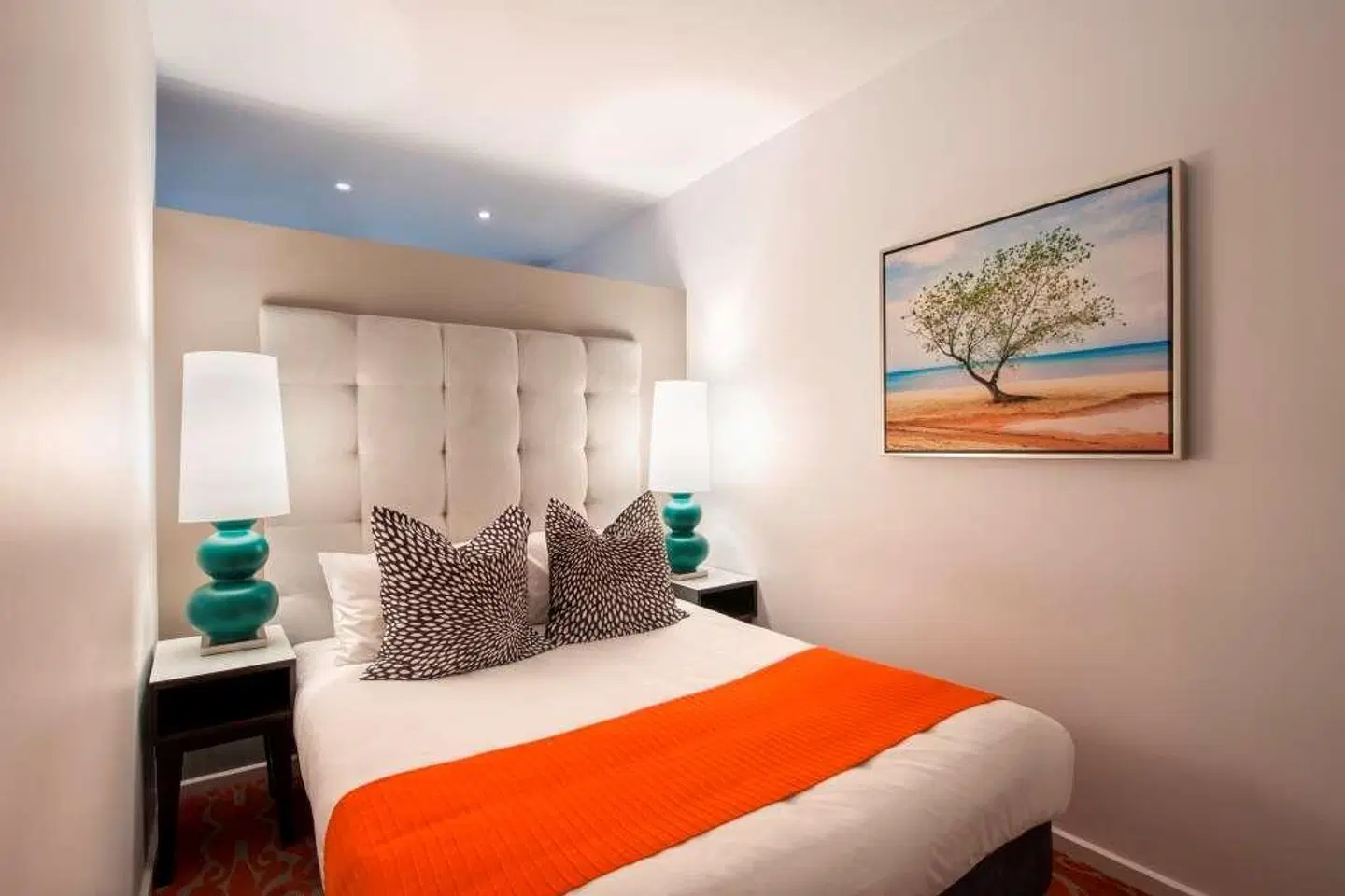 Miller Apartments ROOM_EXAMPLE