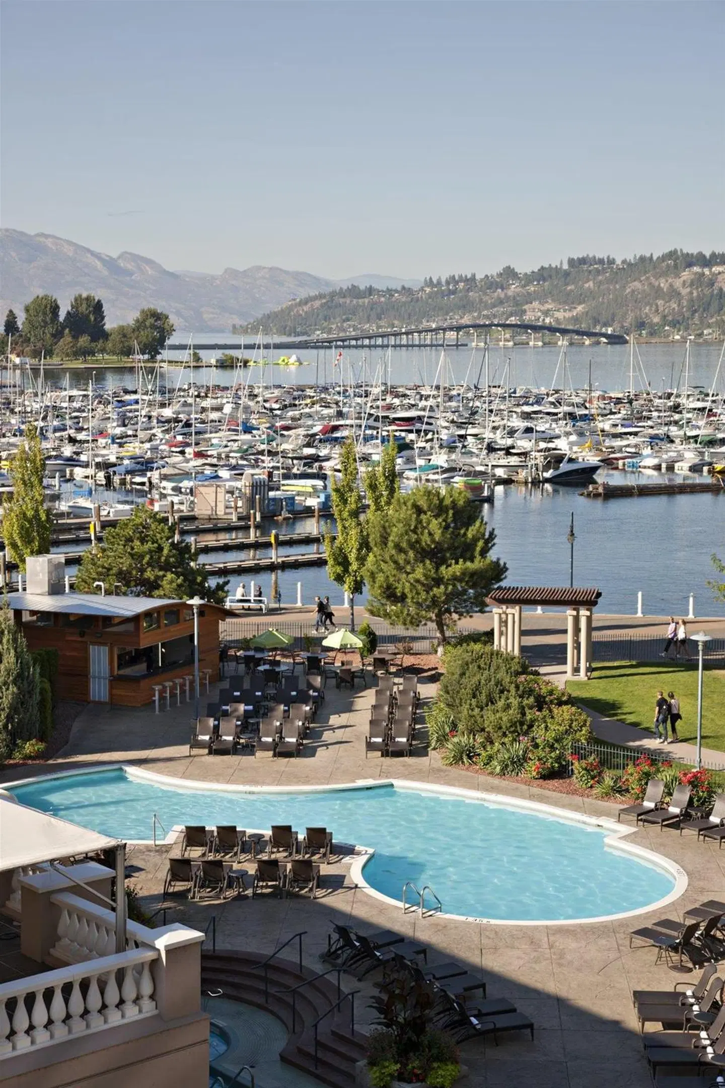 The Royal Kelowna by Bellstar Hotels OUTDOOR_POOL