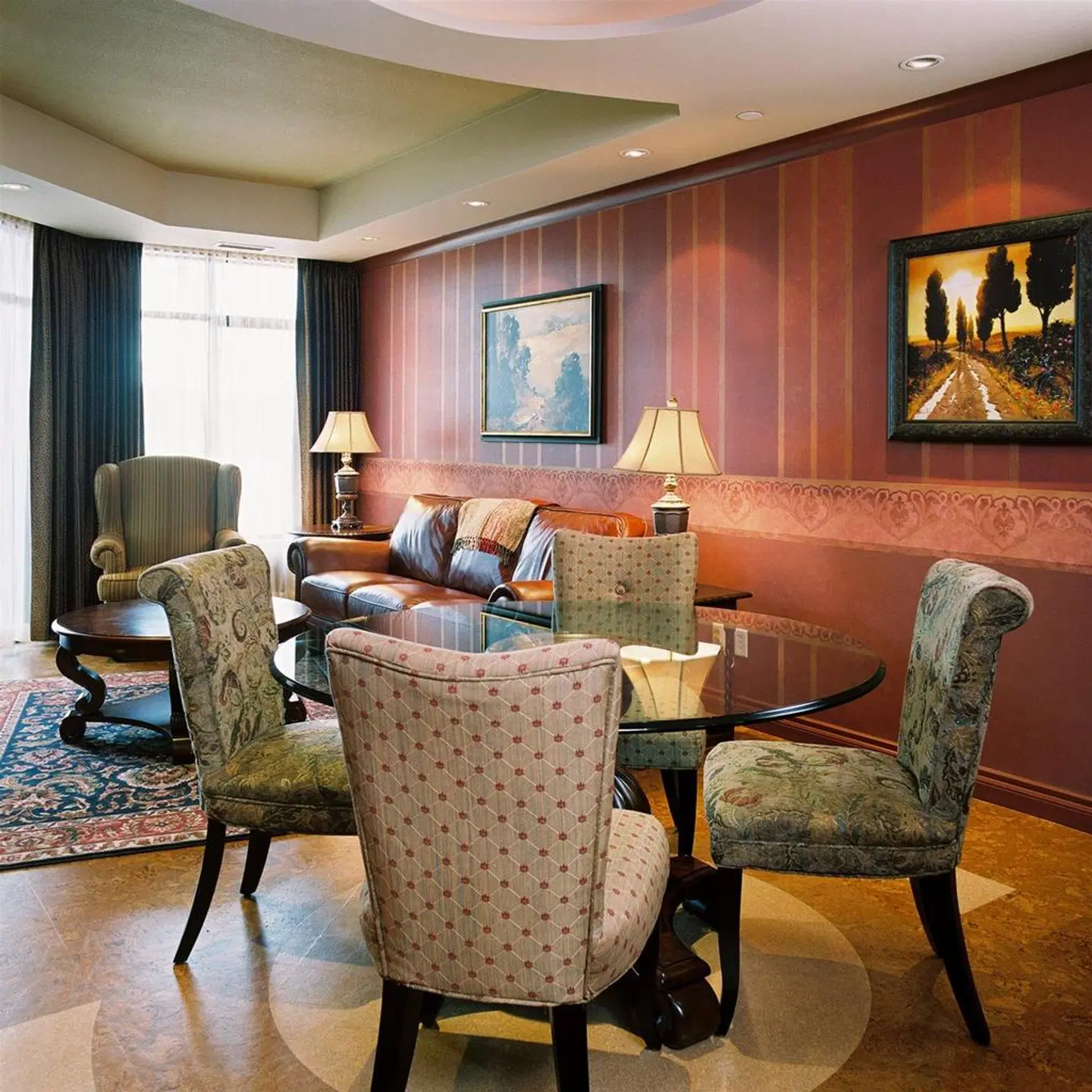 The Royal Kelowna by Bellstar Hotels LOUNGE_LOBBY