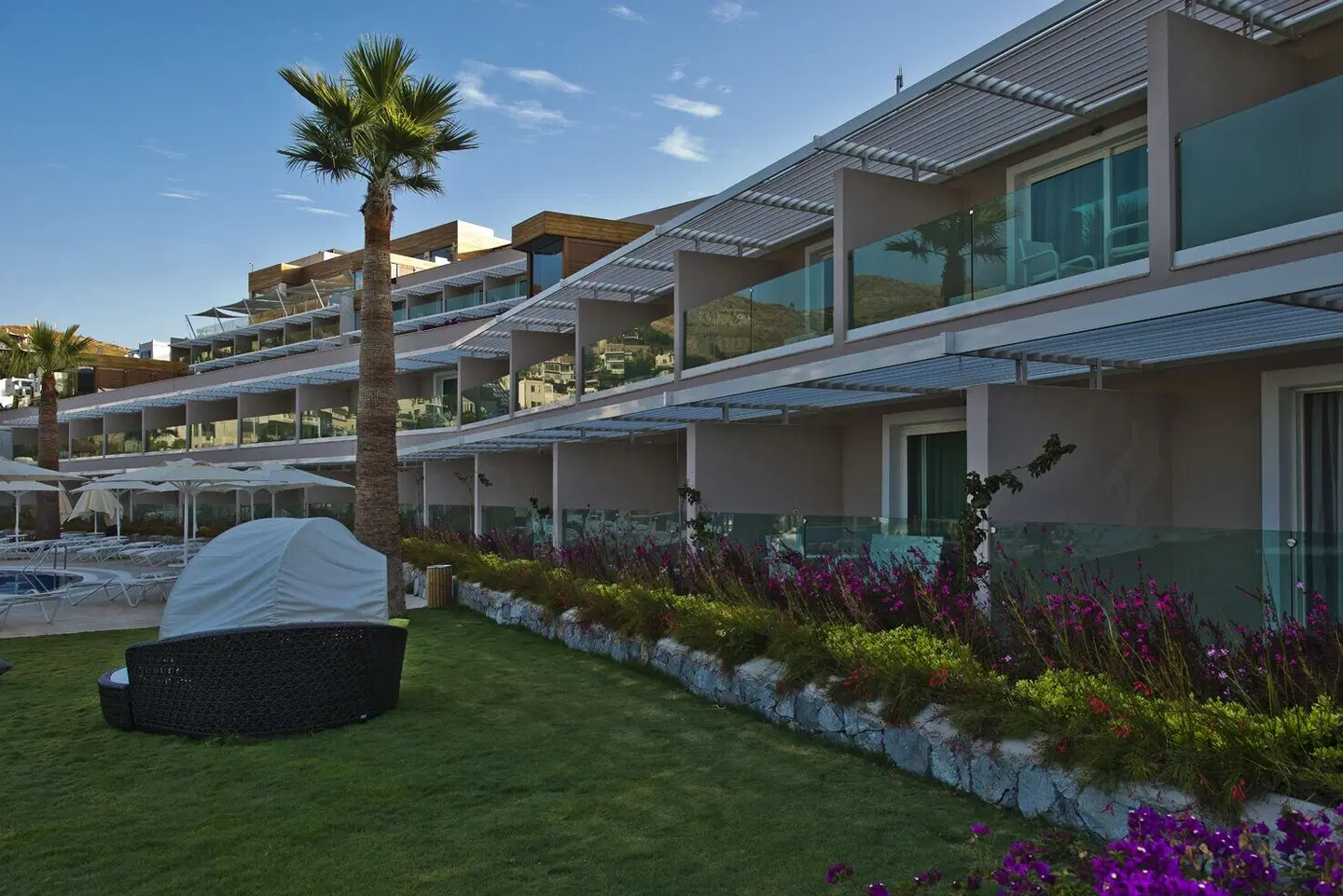 Bellazure EXTERIOR