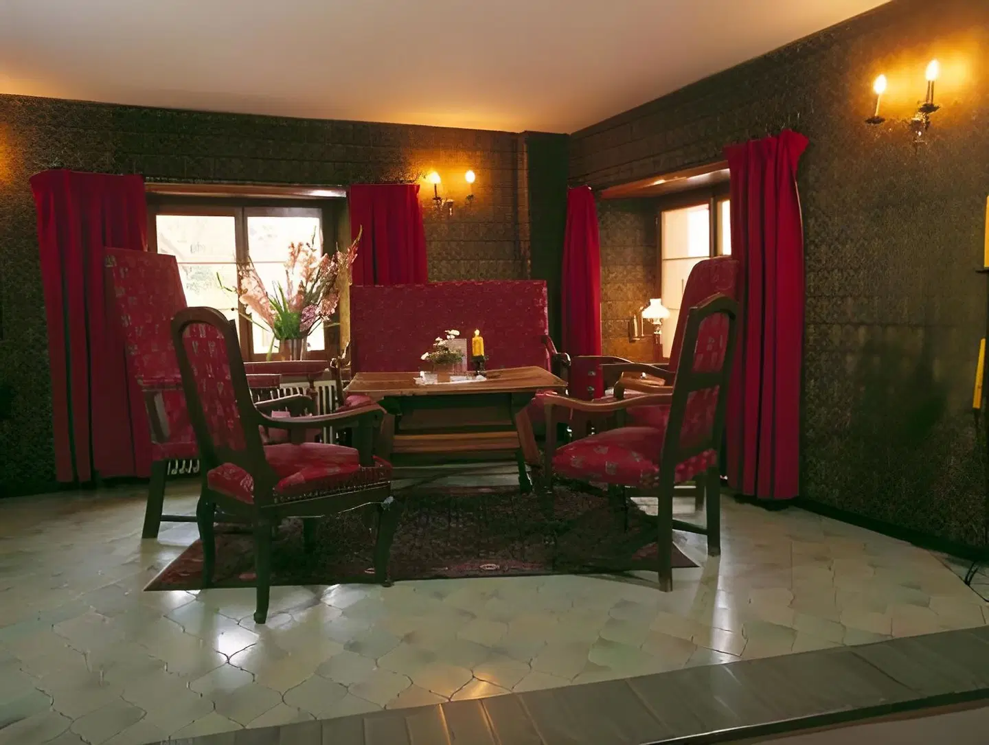 Les Vieux Toits LOUNGE_LOBBY