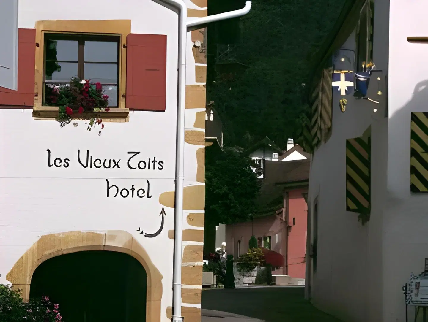 Les Vieux Toits EXTERIOR