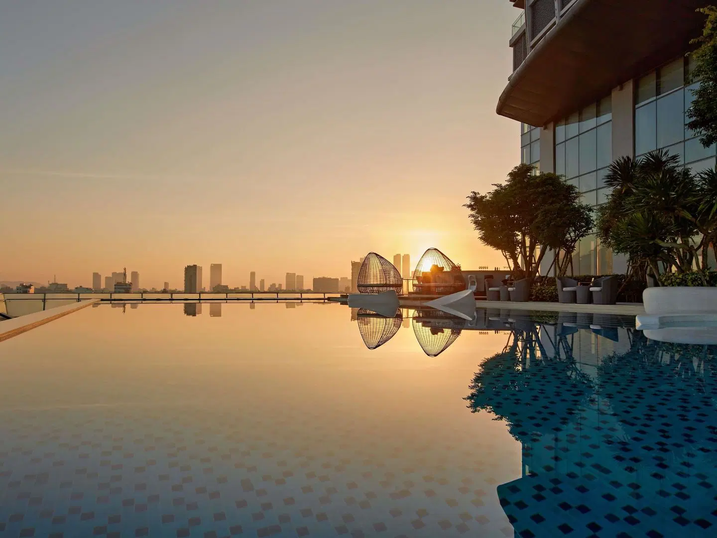 Novotel Danang Premier Han River OUTDOOR_POOL