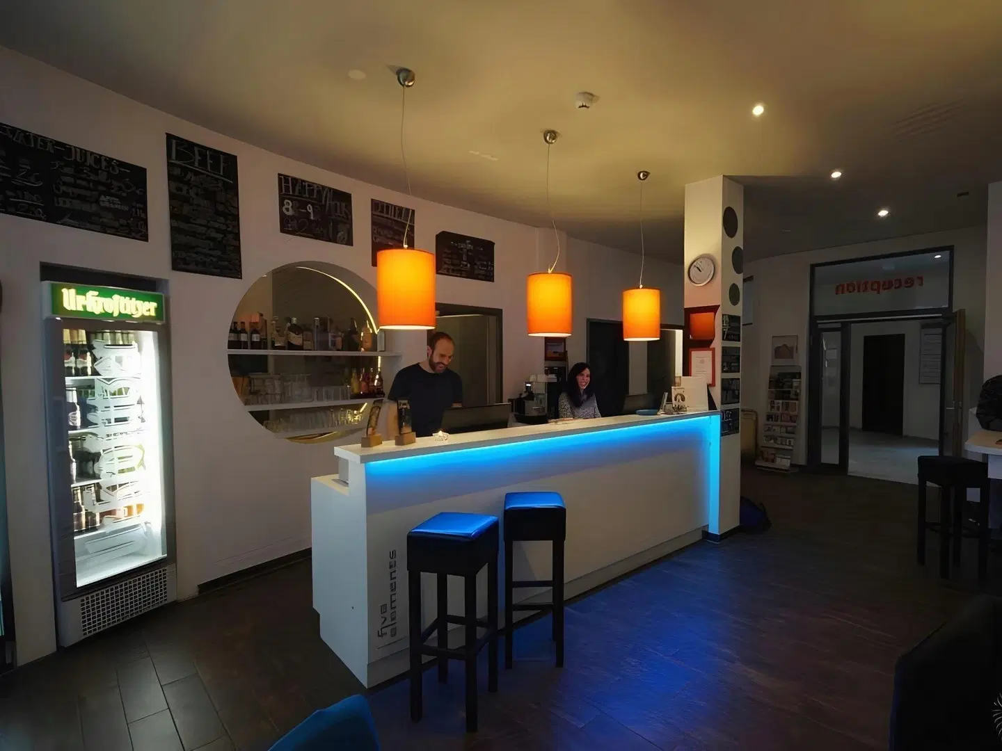 Five Elements Hostel Leipzig Bar