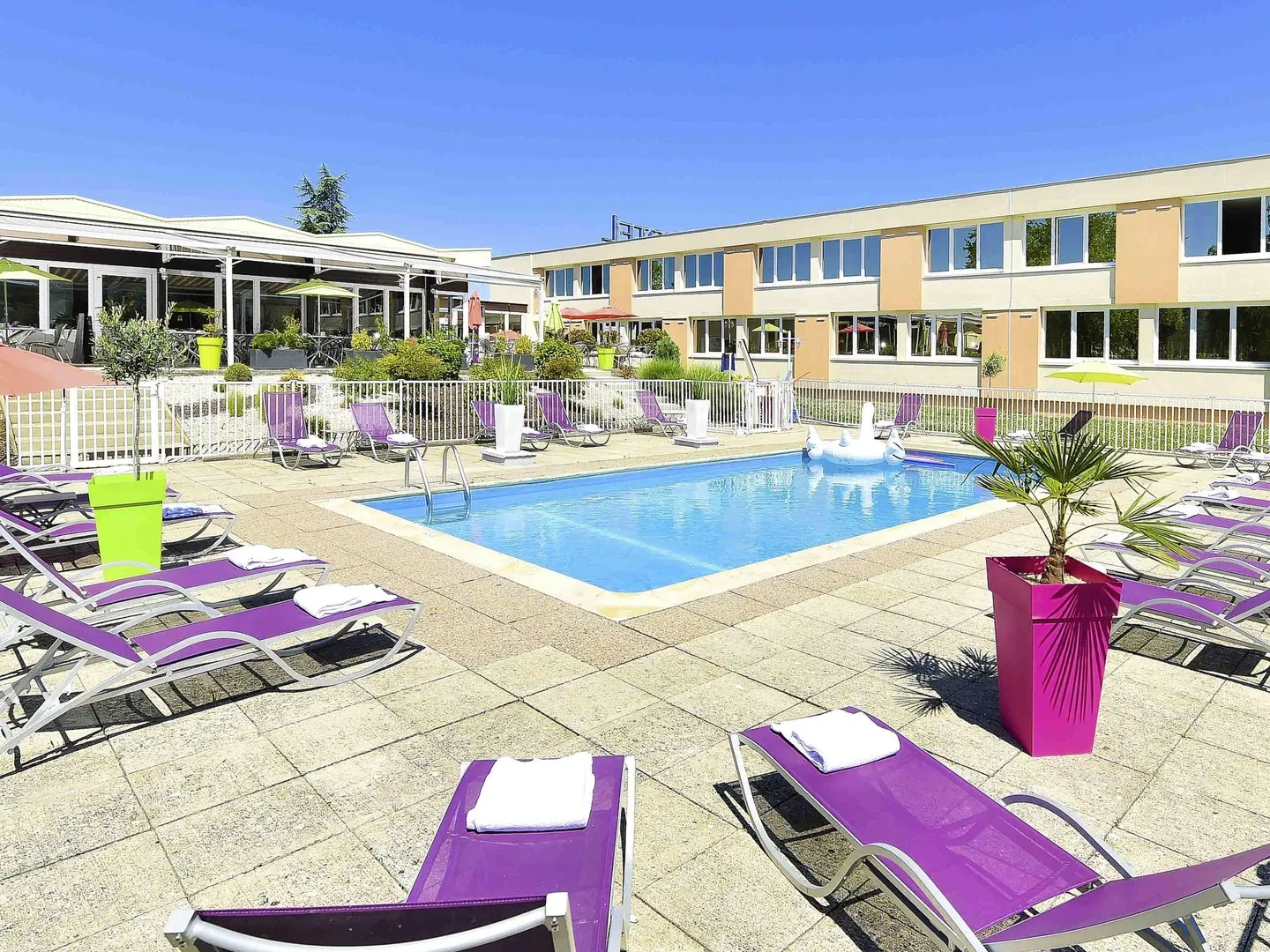 Novotel Dijon Route des Grands Crus OUTDOOR_POOL