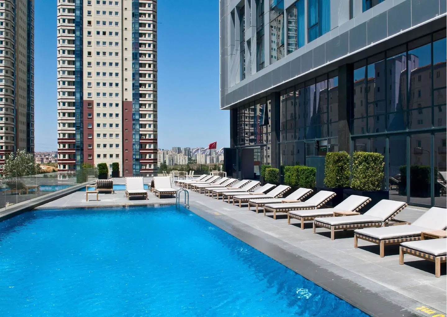 Radisson Blu Hotel Istanbul Asia OUTDOOR_POOL