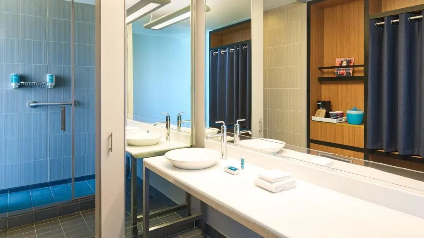 Aloft by Marriott Dallas Arlington Entertainment District Badezimmer