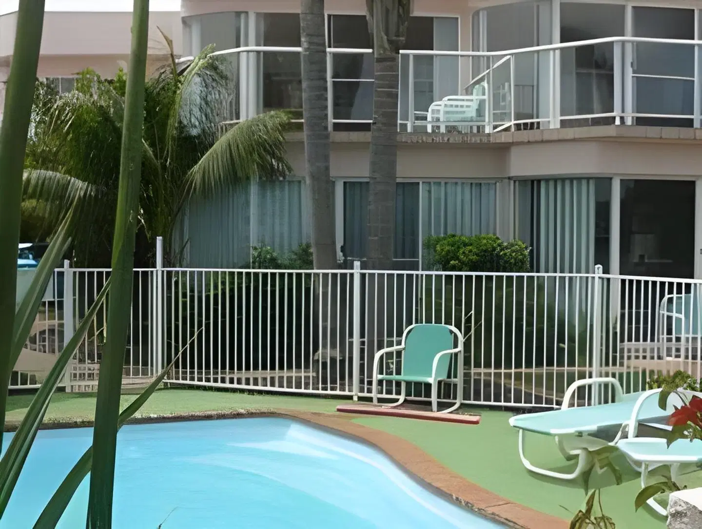 Beach Street Apartments Hallenbad