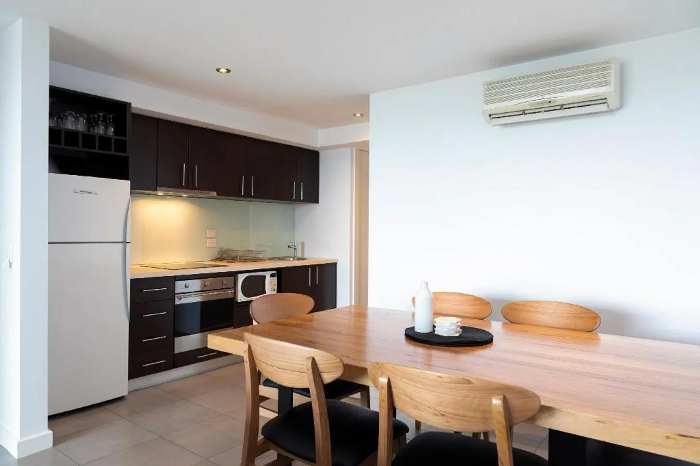 The Dolphin Apartments ROOM_EXAMPLE
