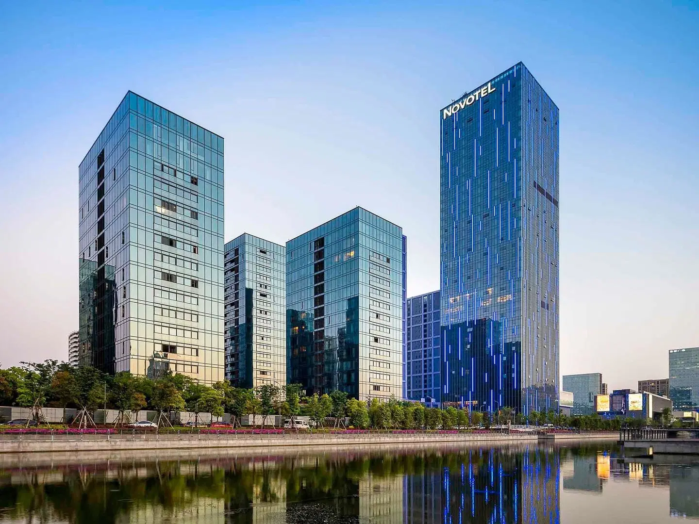 Novotel Ningbo East Hotel EXTERIOR