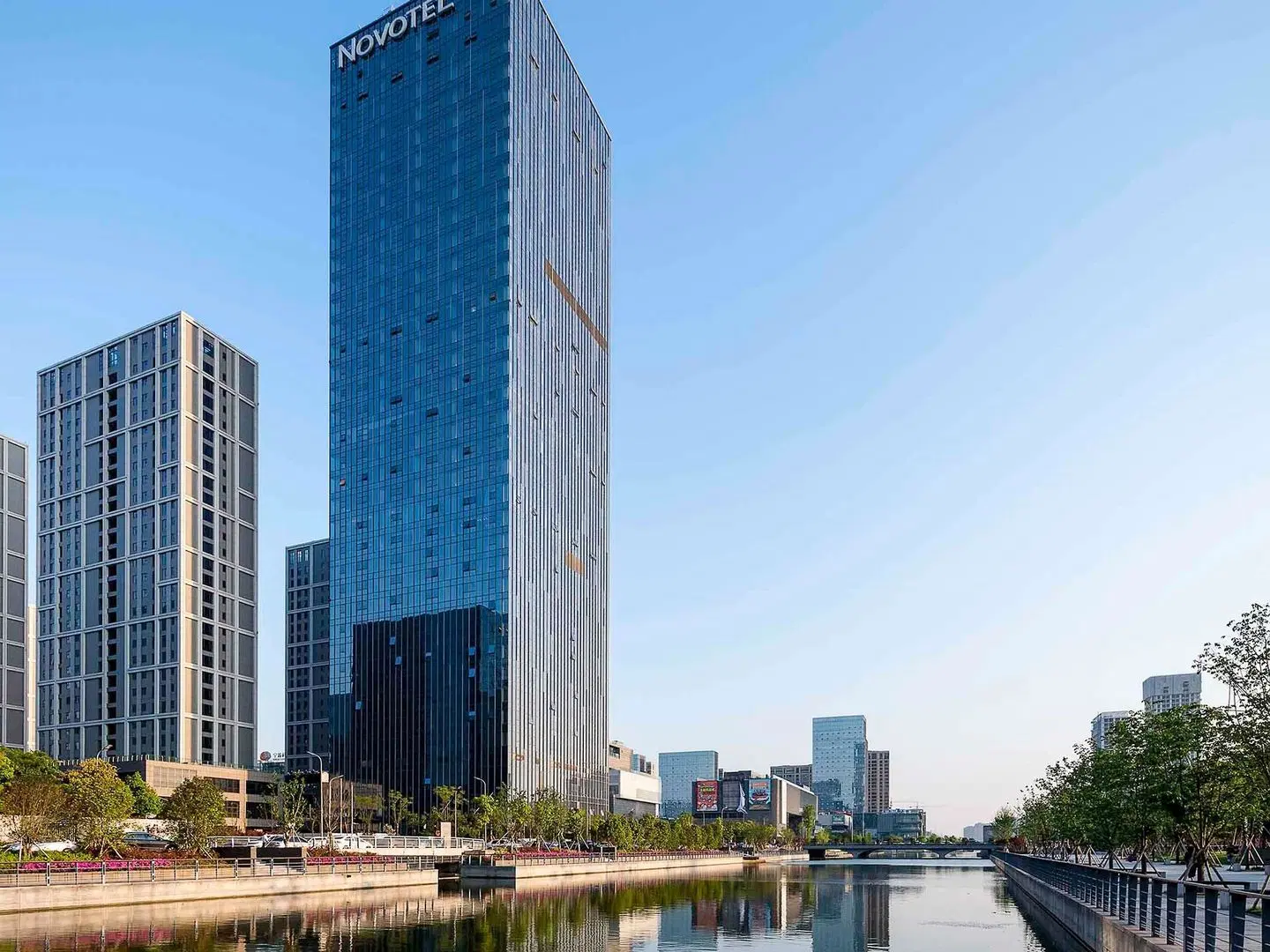 Novotel Ningbo East Hotel EXTERIOR