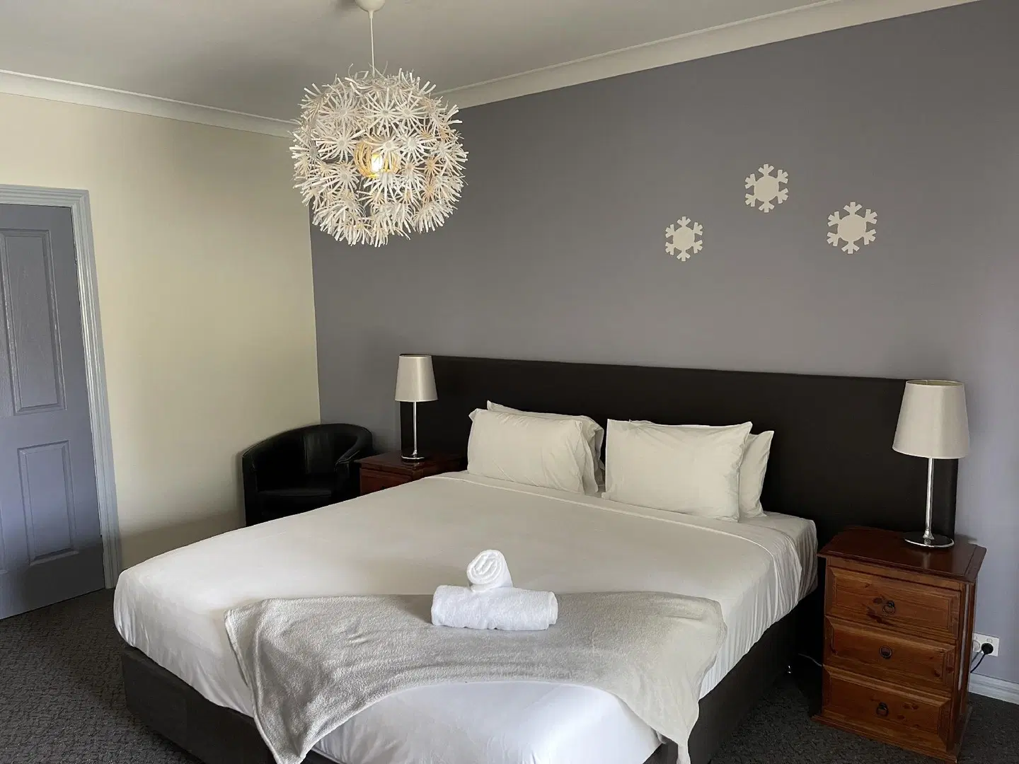 Eleven ROOM_EXAMPLE