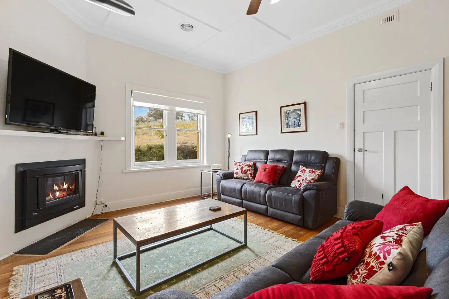 Lambert Estate Retreat ROOM_EXAMPLE