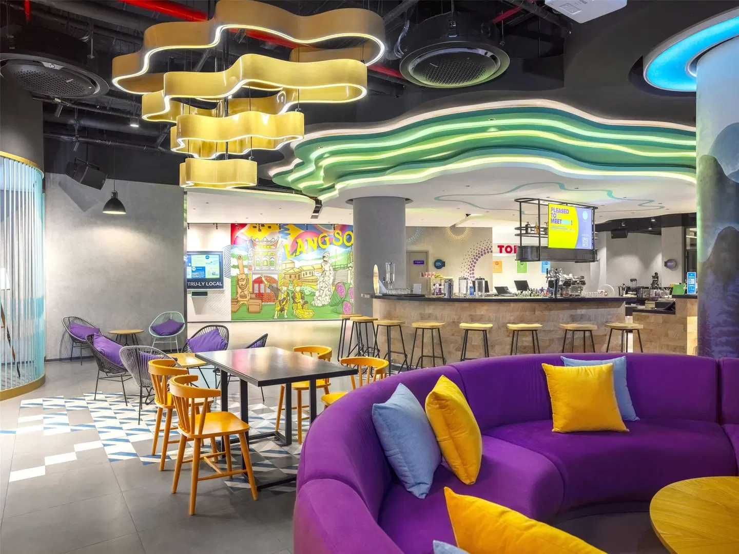 Tru by Hilton Lang Son City Centre Bar