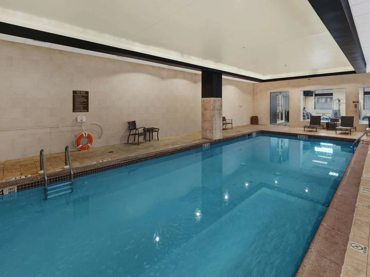 Hilton Harrisburg Hallenbad