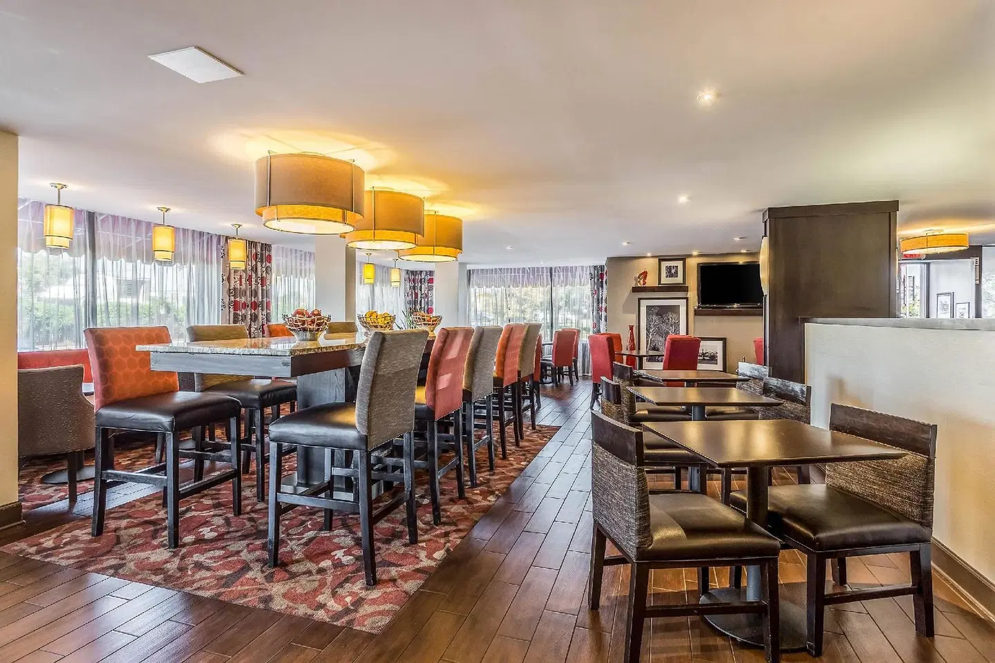Clarion Pointe Huntsville Research Park Bar