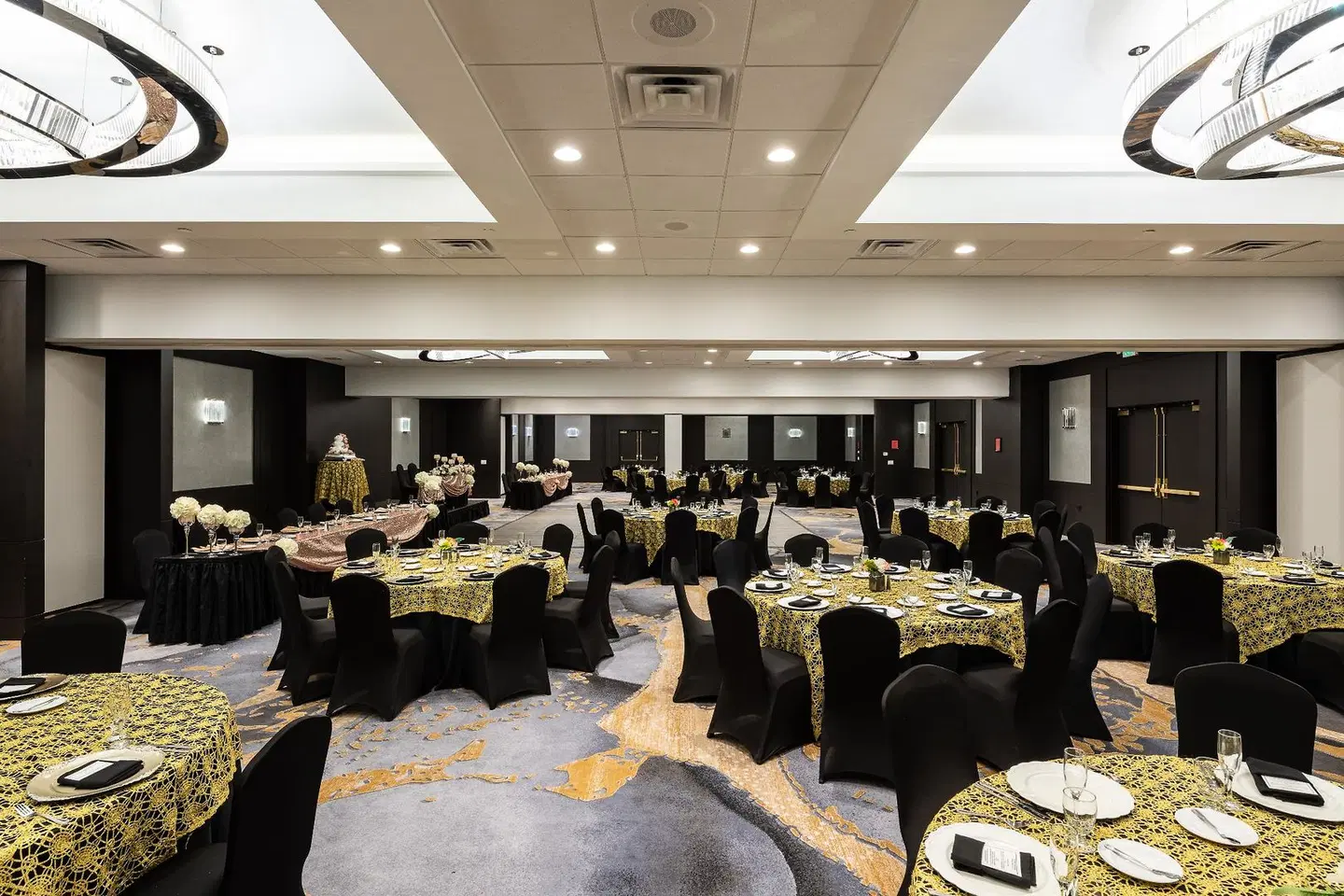APA Hotel Woodbridge Restaurant