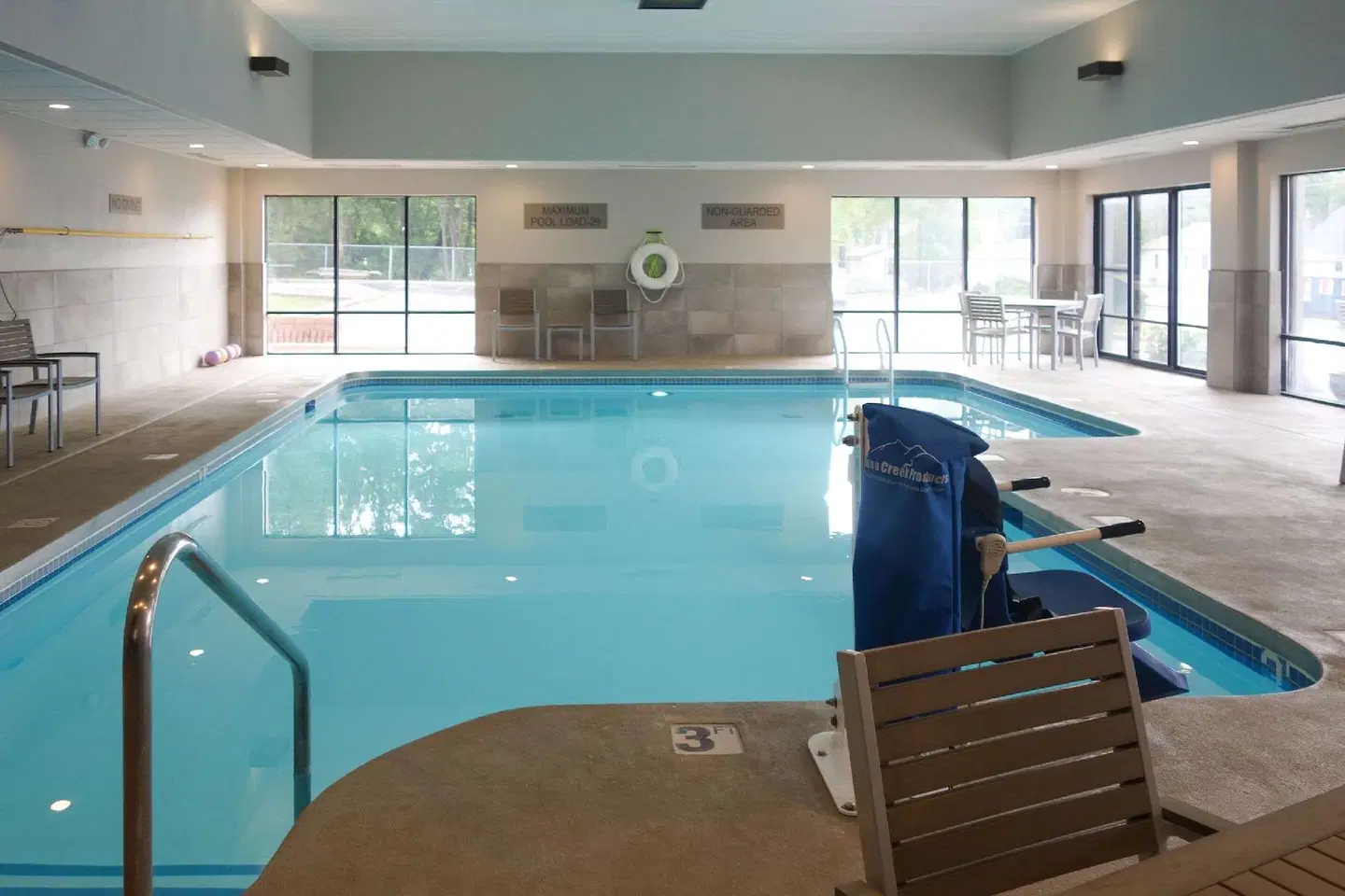 Country Inn & Suites by Radisson, La Crosse, WI Hallenbad