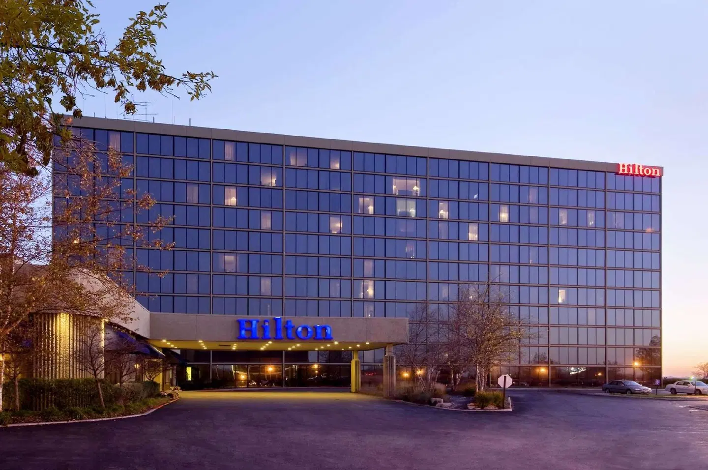 Hilton Kansas City Airport EXTERIOR