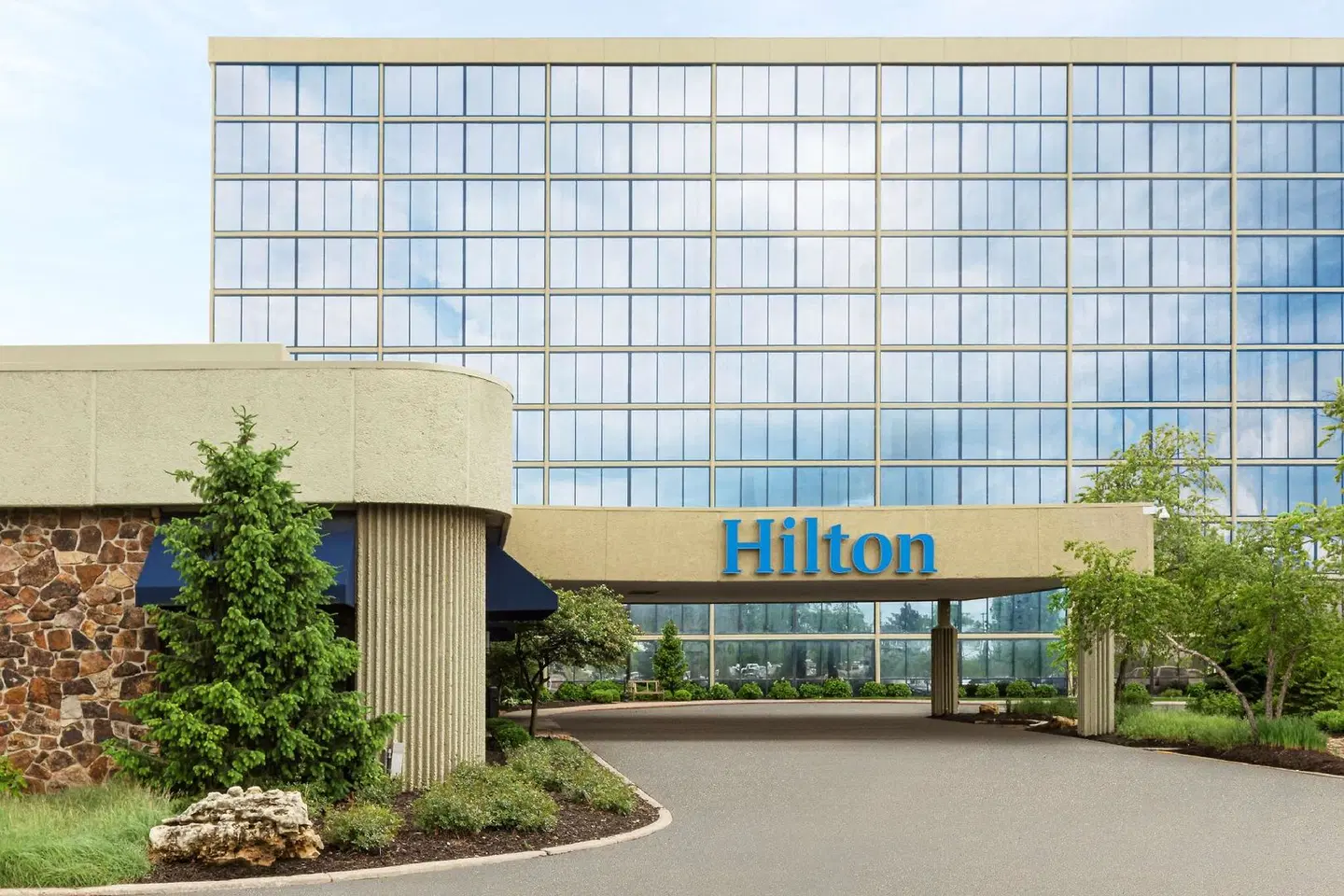 Hilton Kansas City Airport EXTERIOR