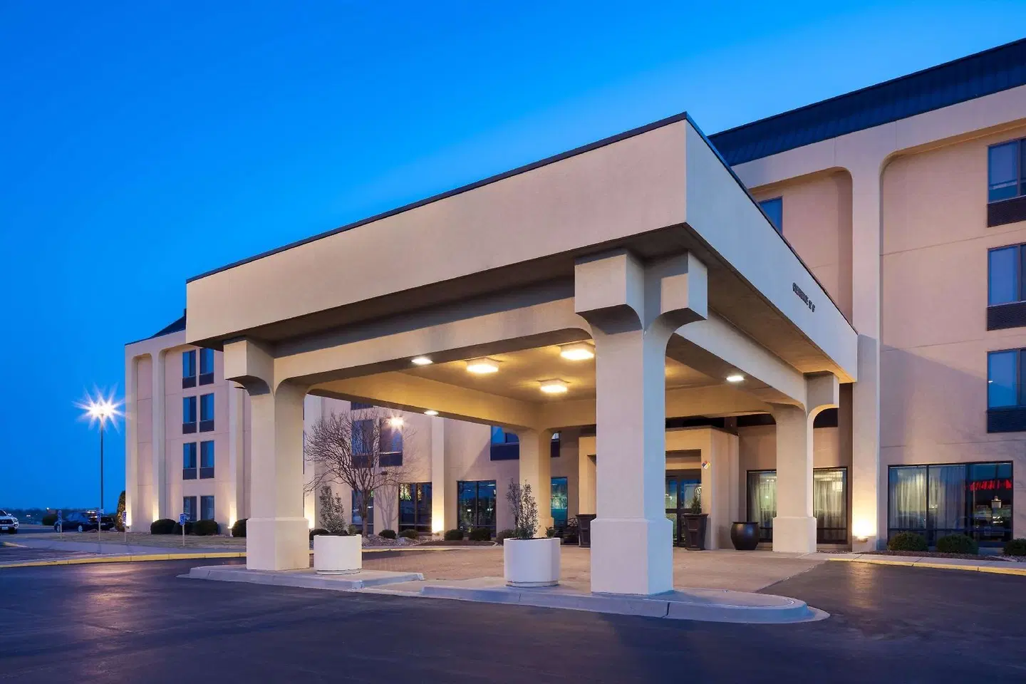 Hampton Inn Kansas City Liberty EXTERIOR